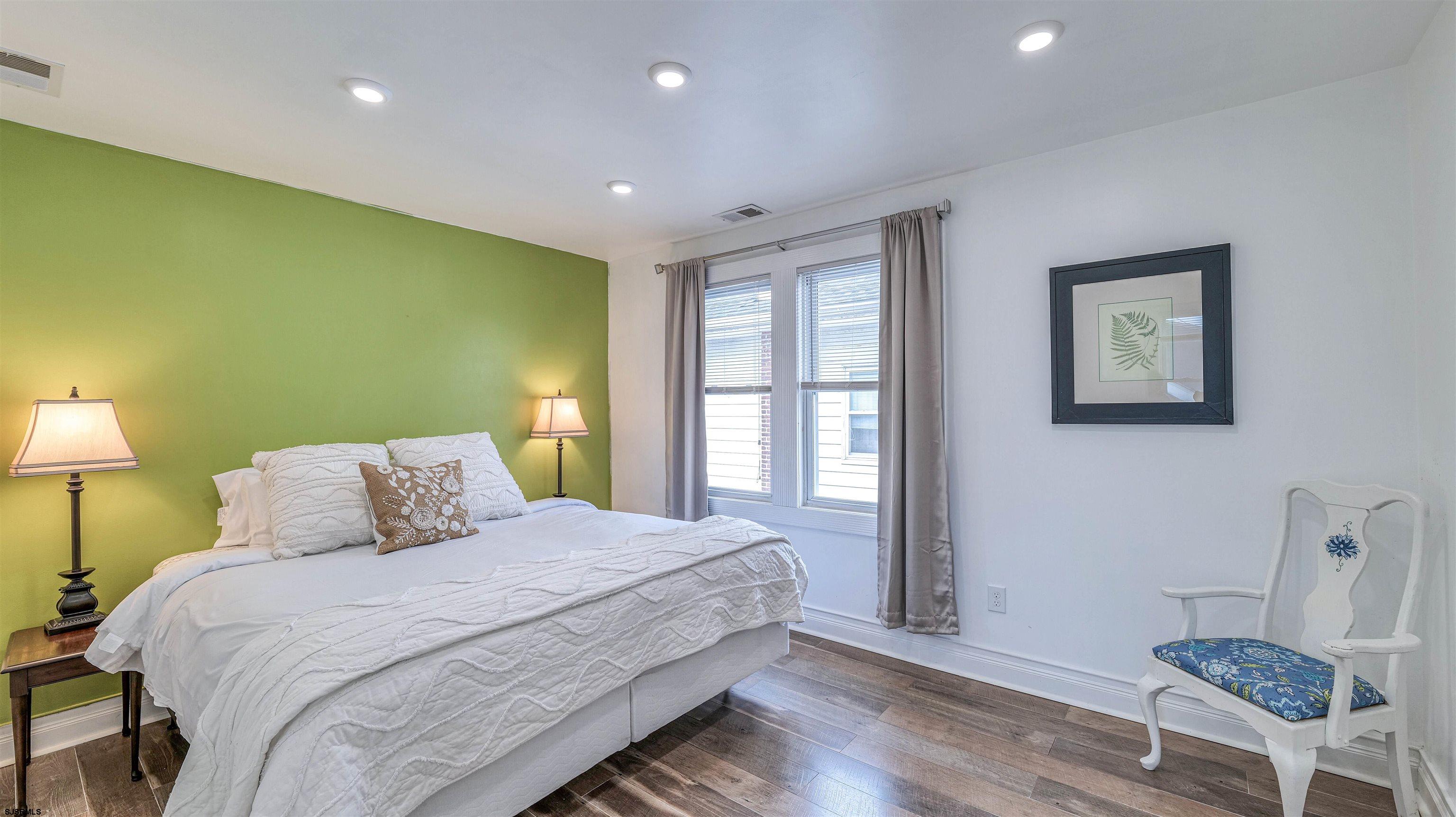 14 N Vassar Square