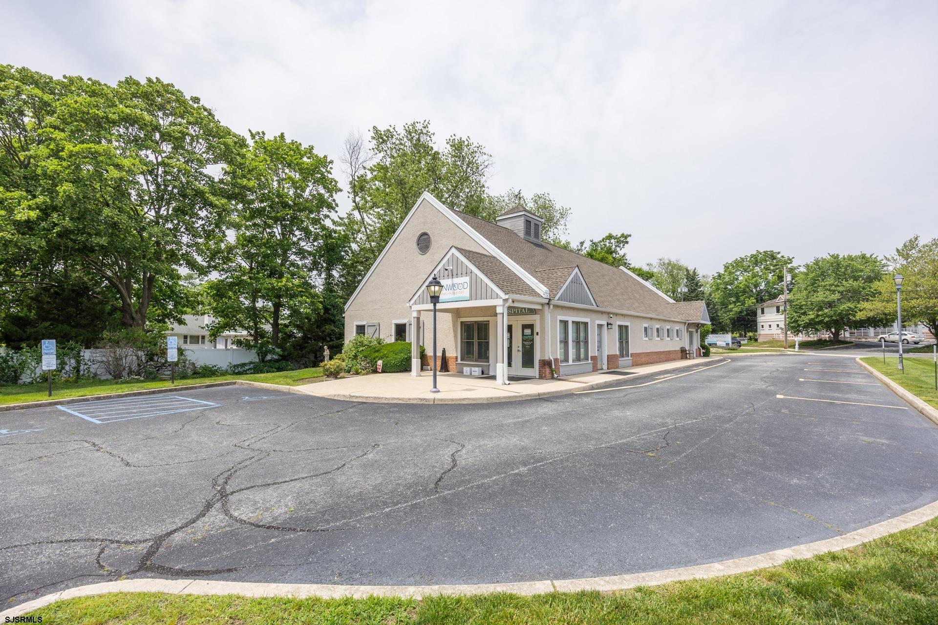 535 Maple Ave