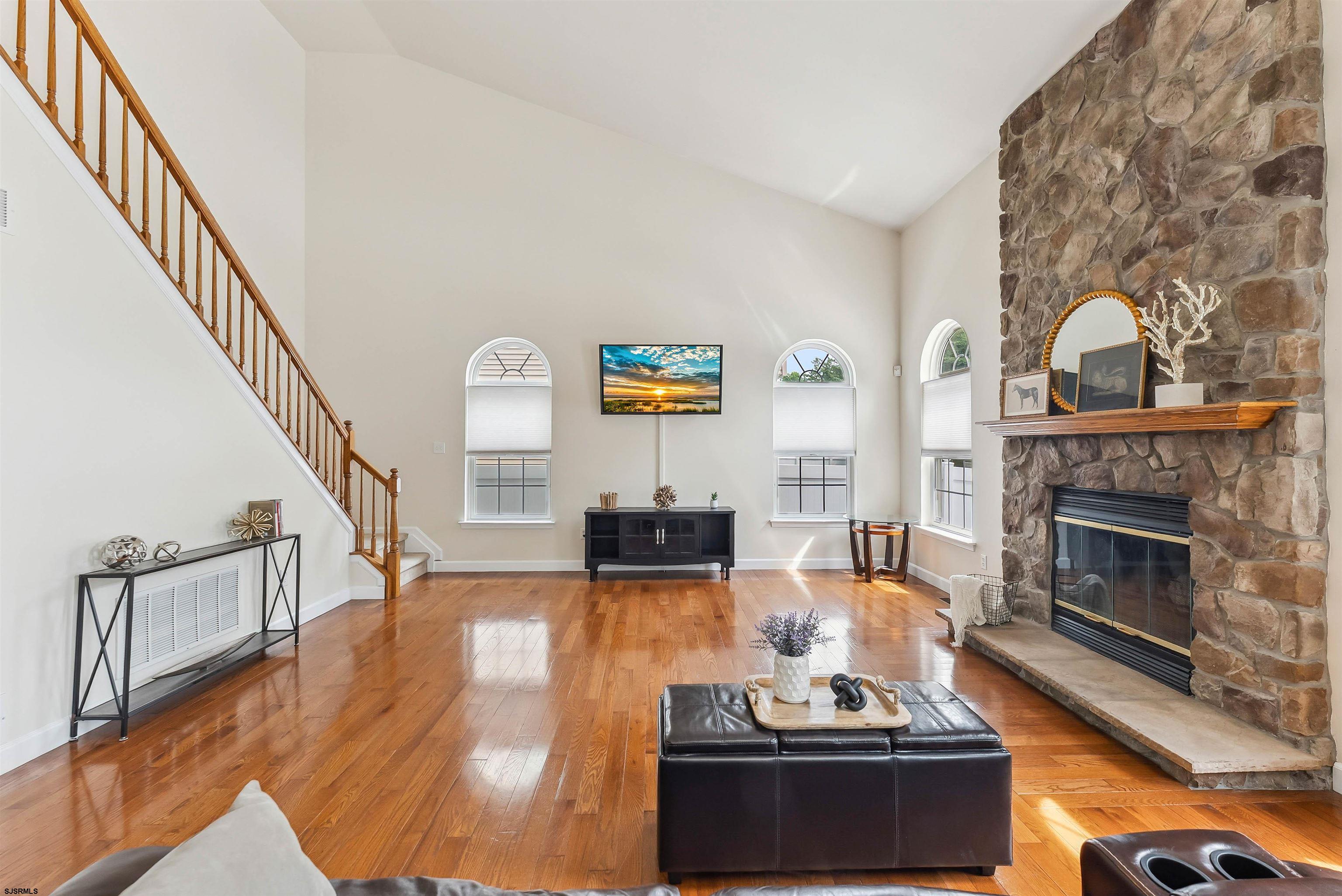 95 Knights Bridge Way