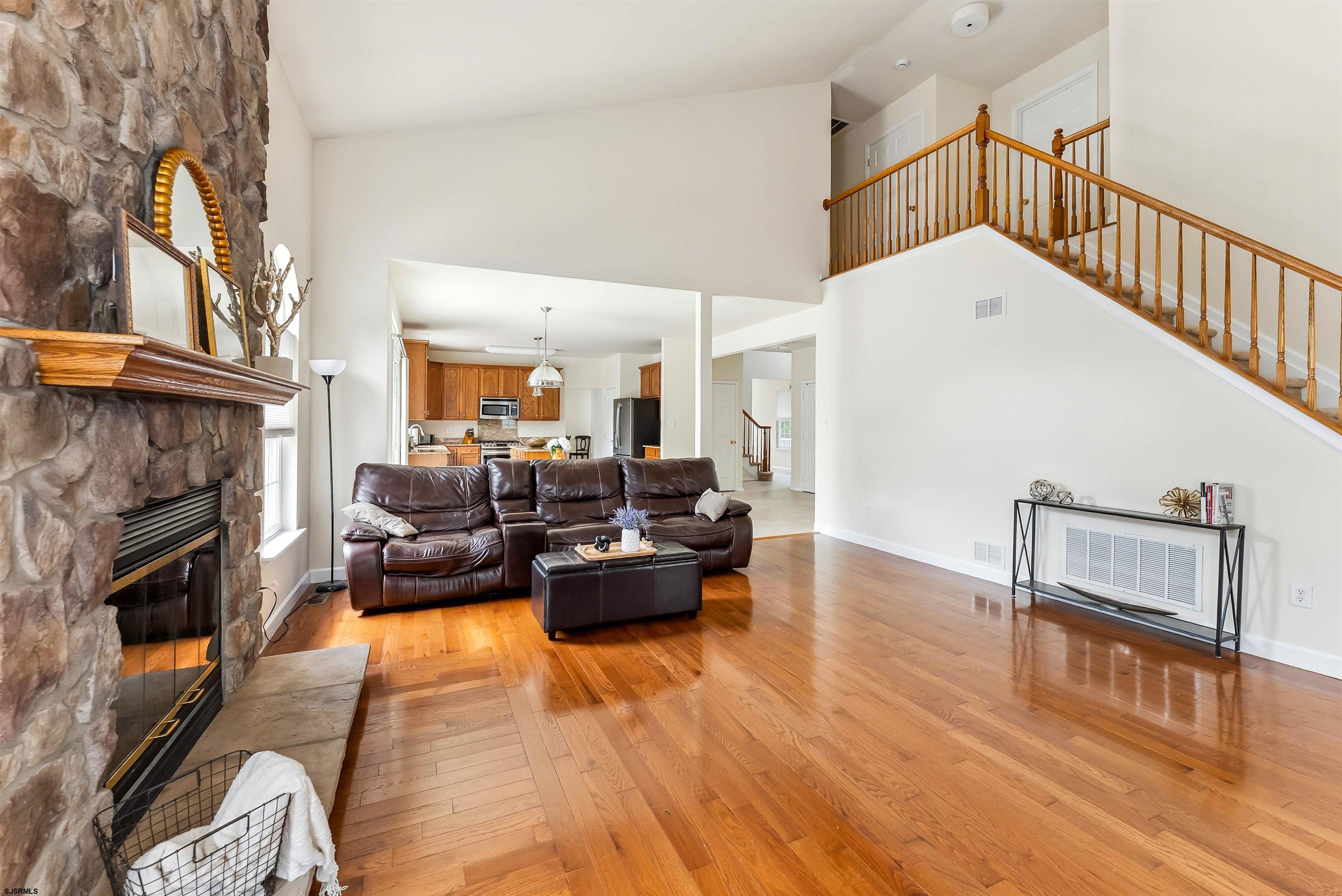 95 Knights Bridge Way