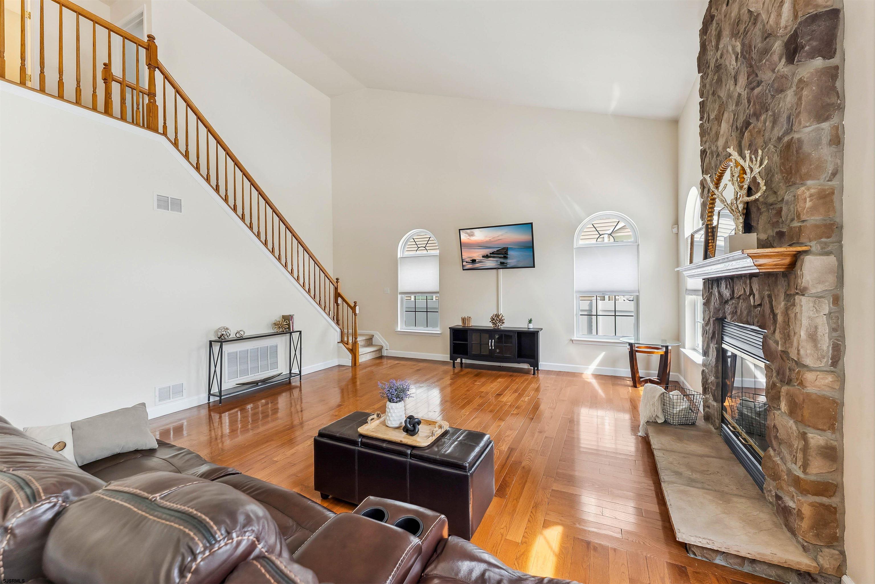 95 Knights Bridge Way