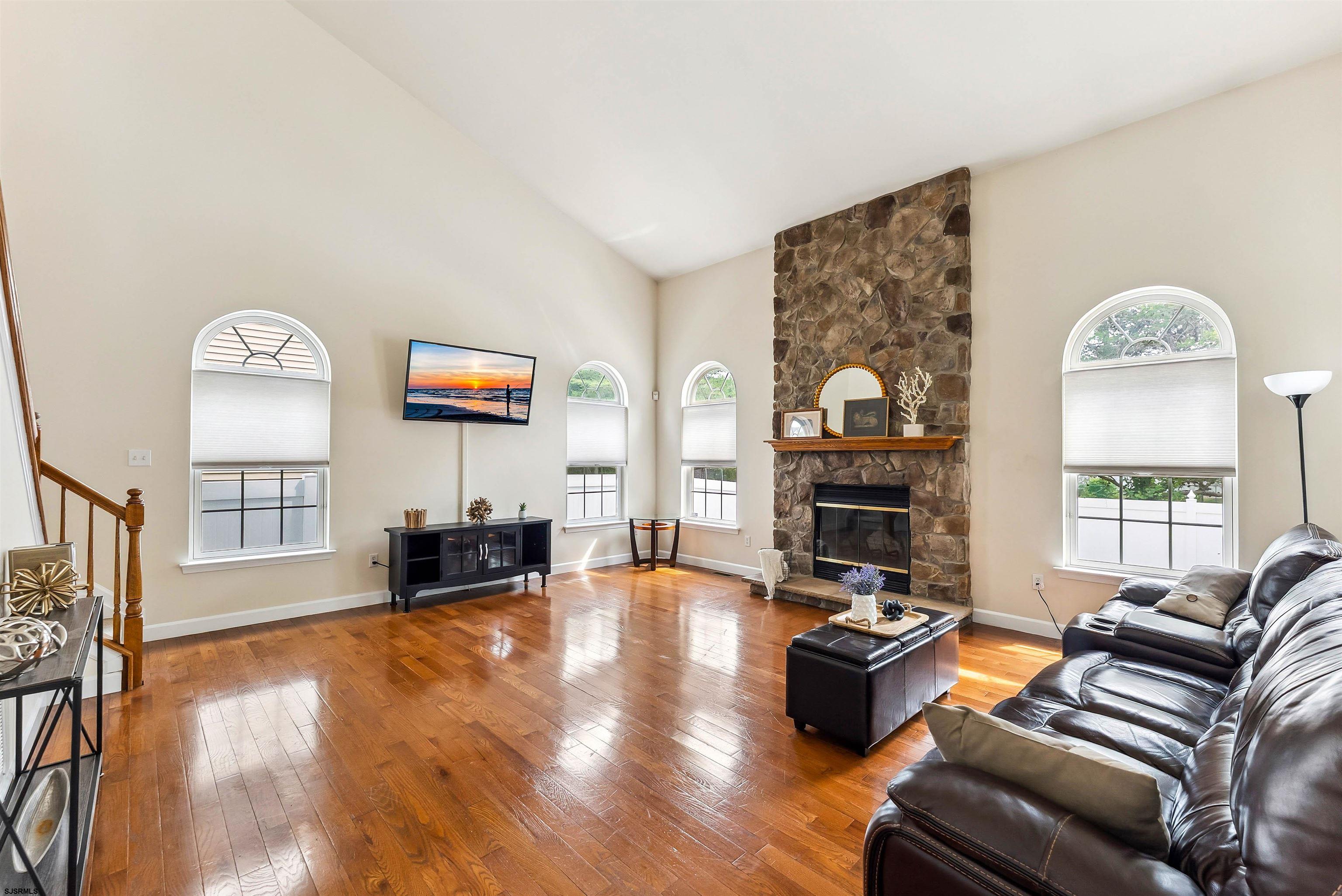 95 Knights Bridge Way