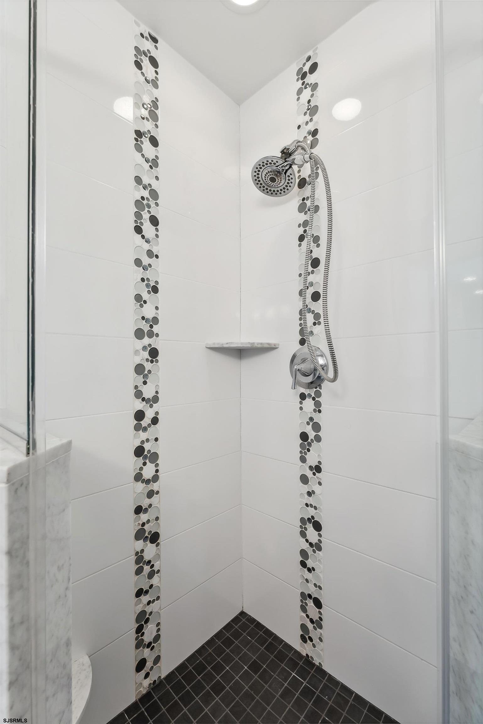 19 N Adams Ave Unit: B