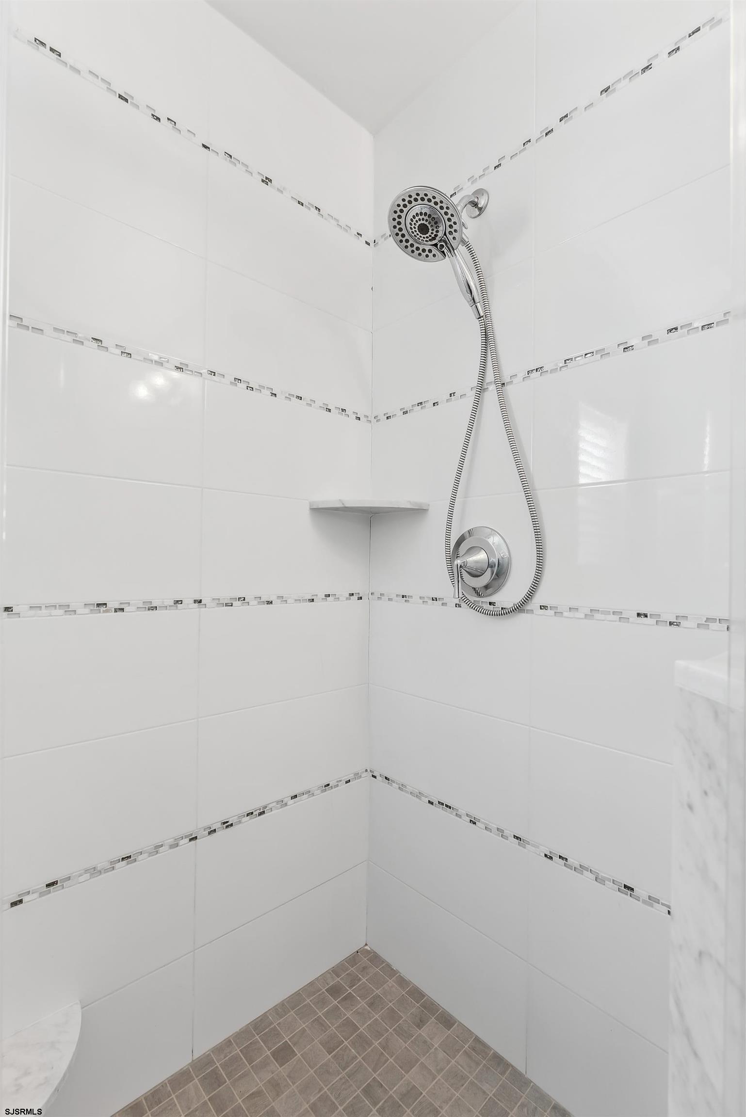 19 N Adams Ave Unit: B