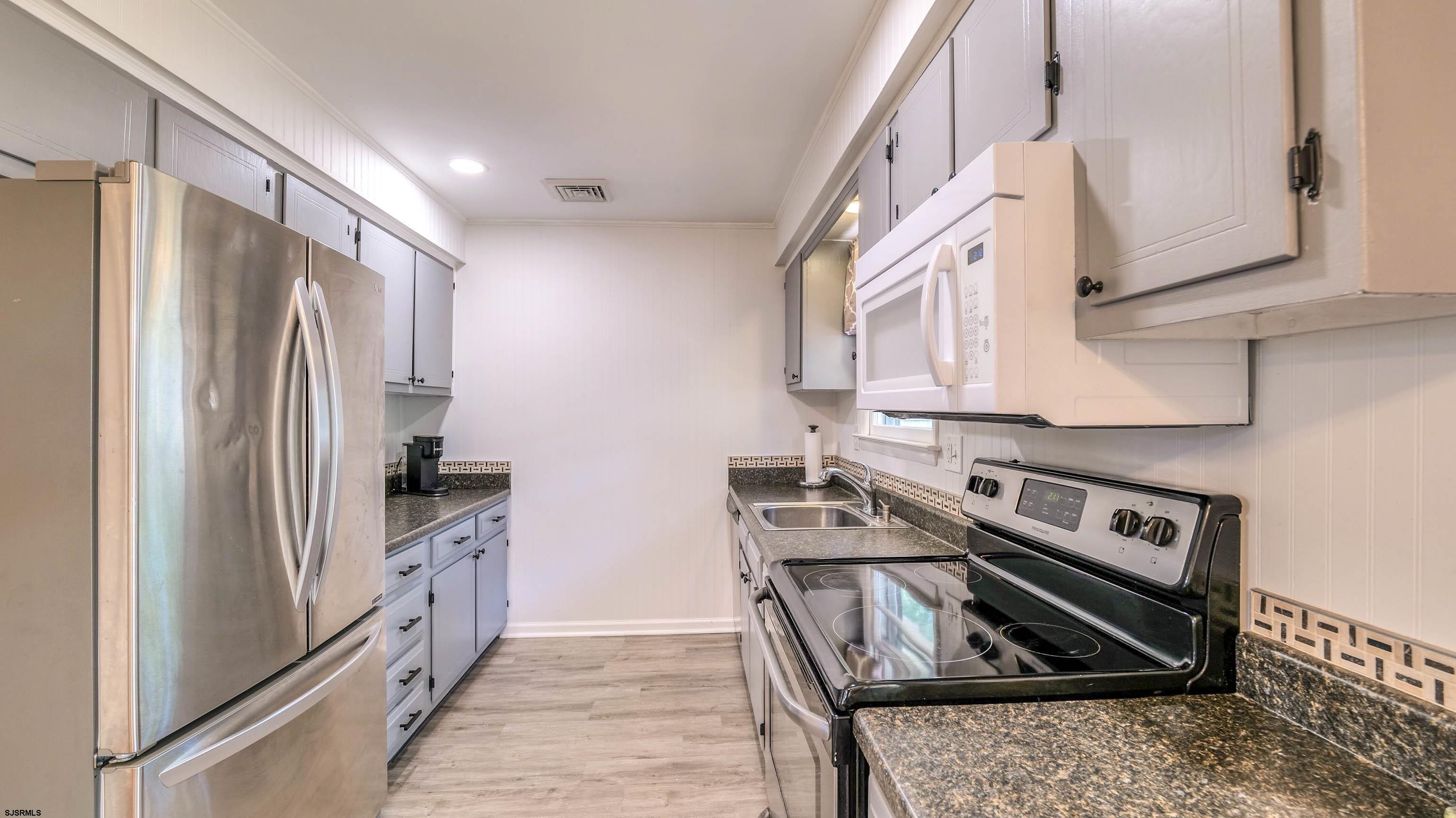 13 Cooper Dr