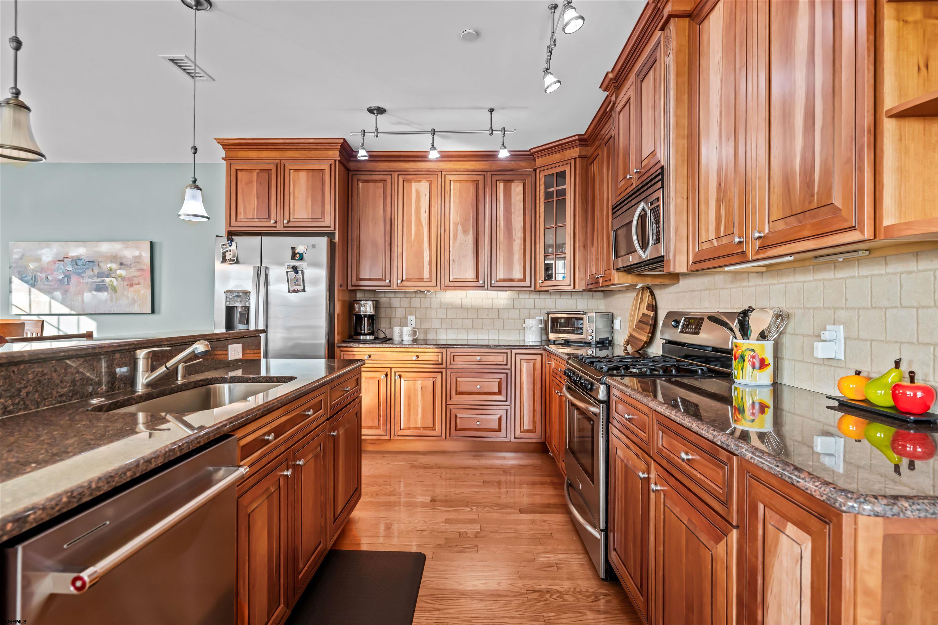 23 S Washington Ave Unit: 2A