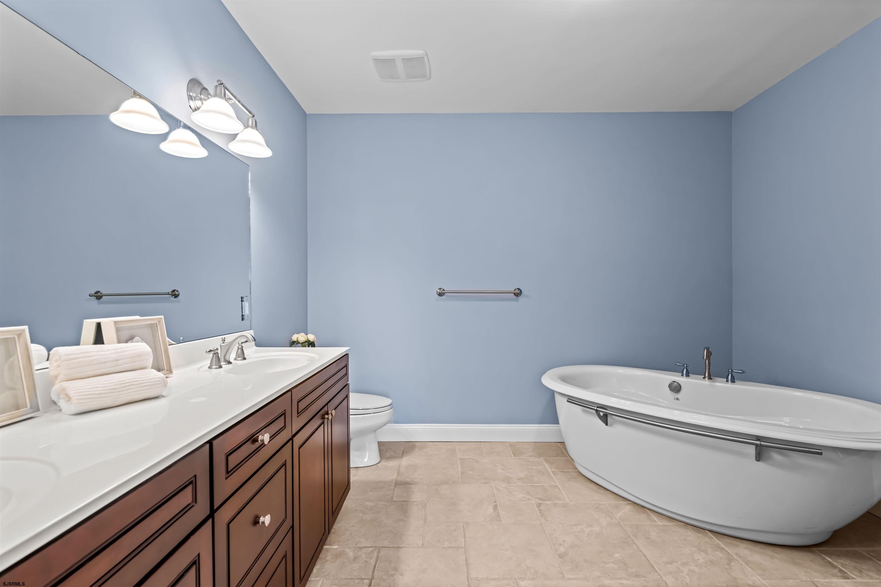 23 S Washington Ave Unit: 2A