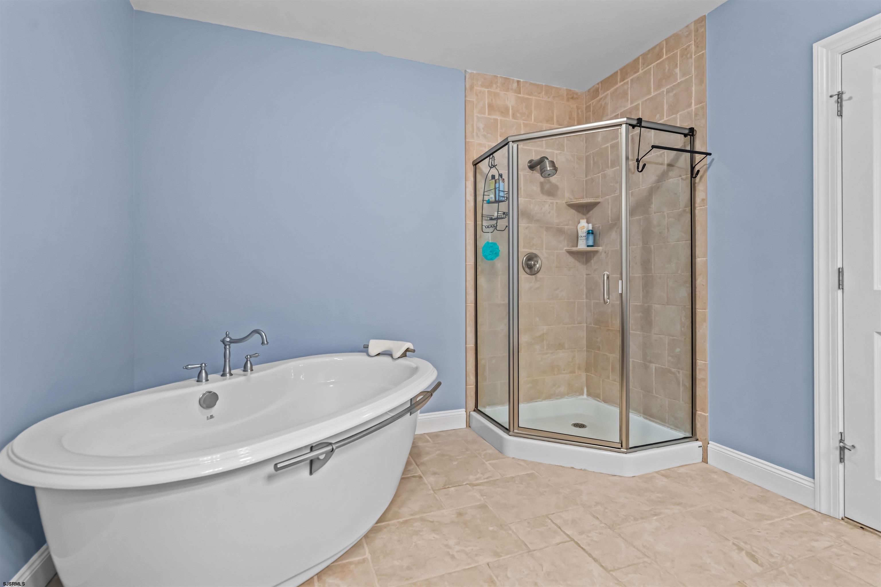 23 S Washington Ave Unit: 2A