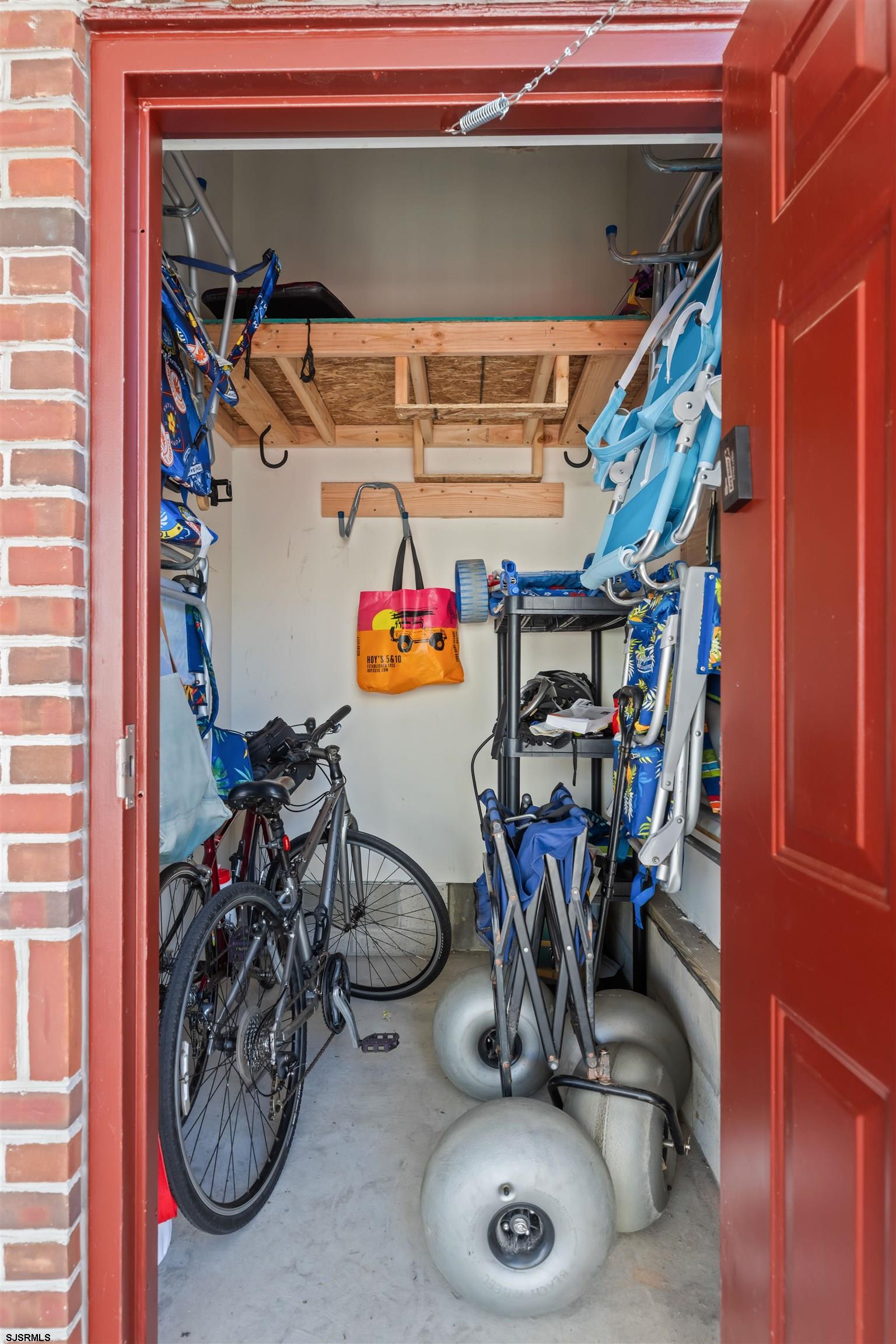 23 S Washington Ave Unit: 2A