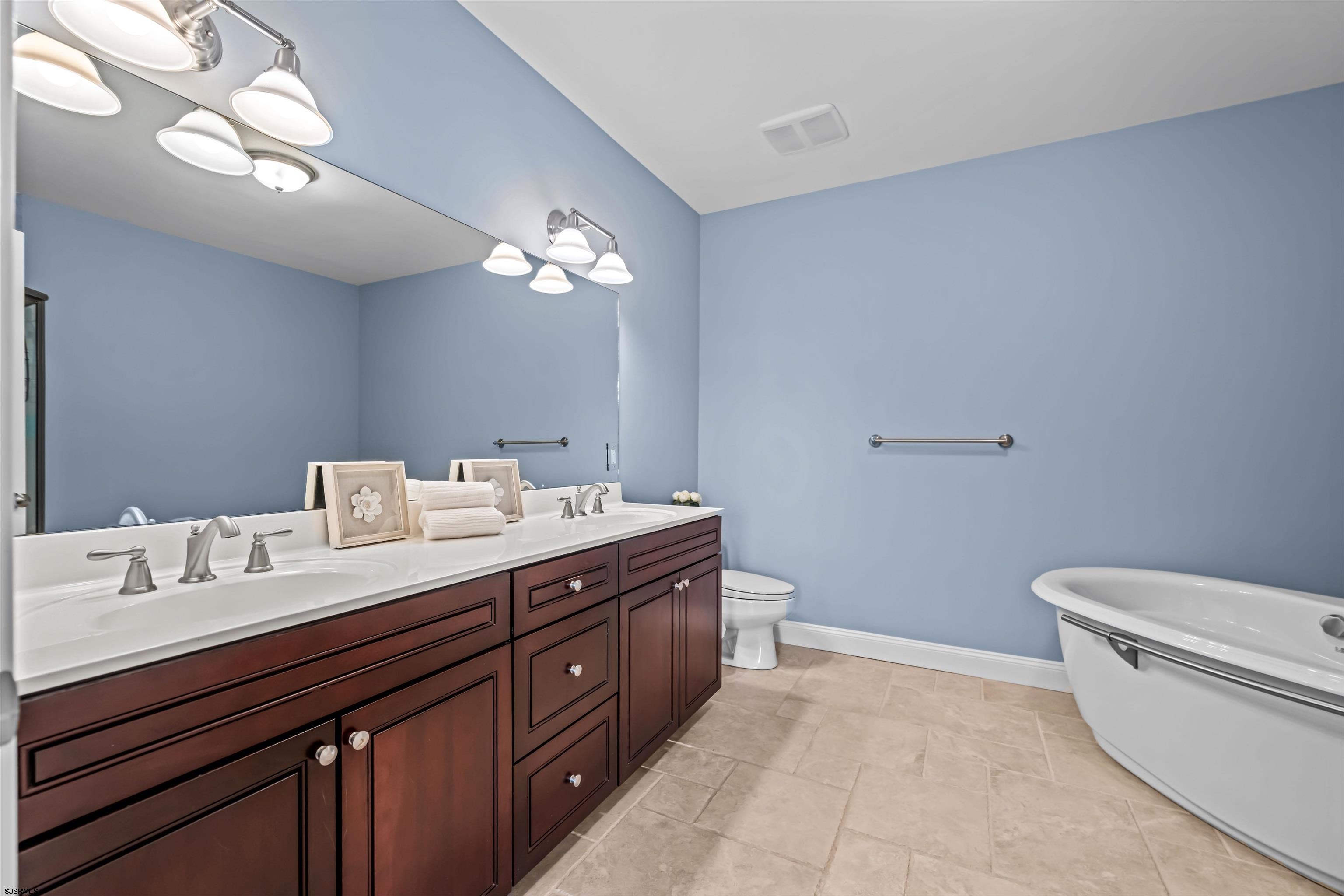 23 S Washington Ave Unit: 2A