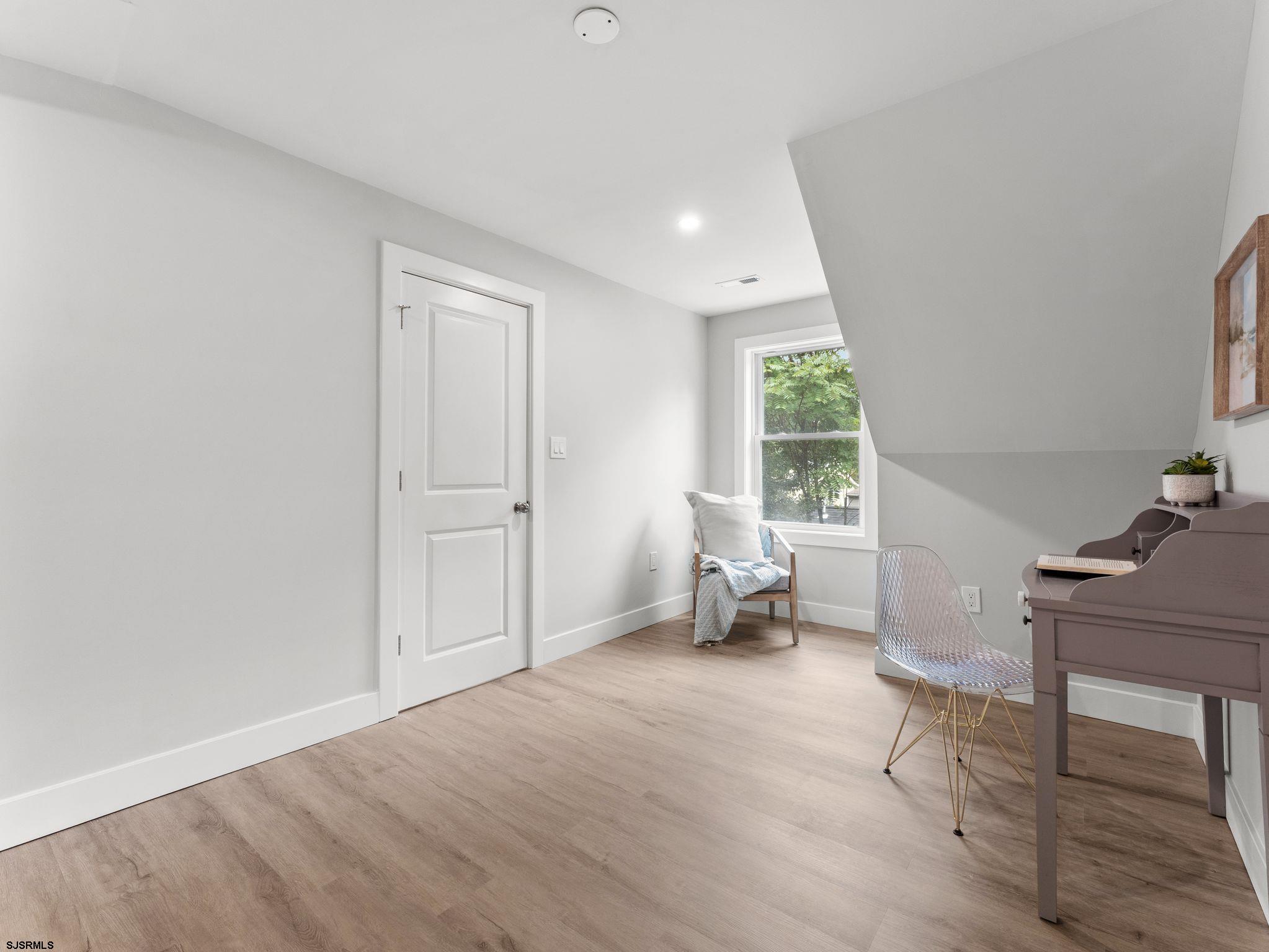 1207 1st Street