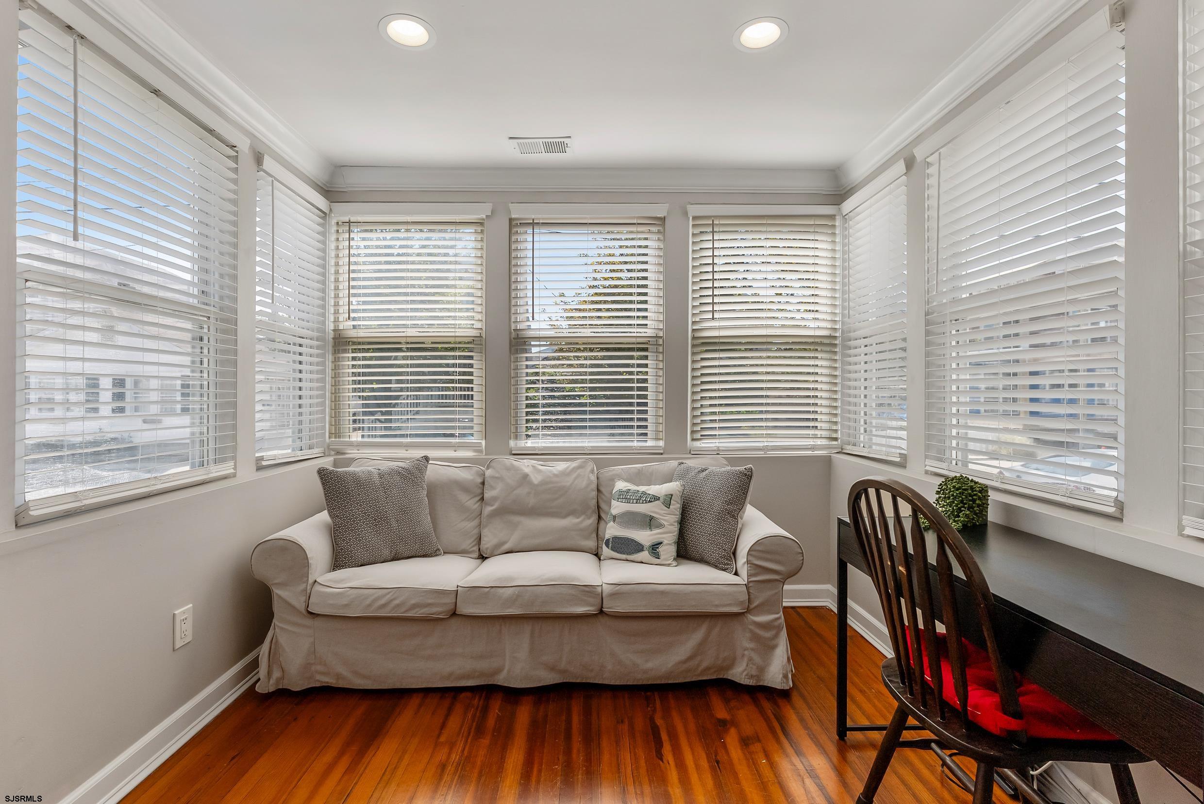 121 N Princeton Ave