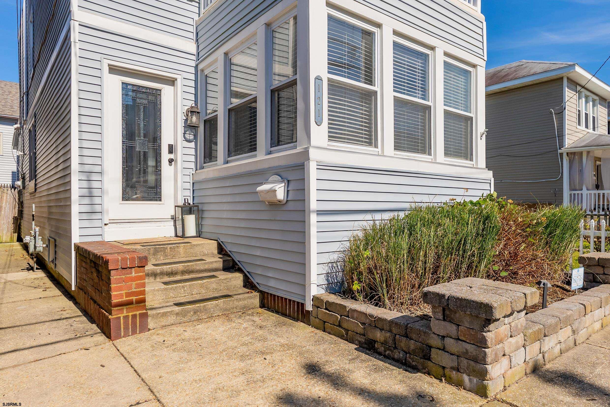 121 N Princeton Ave