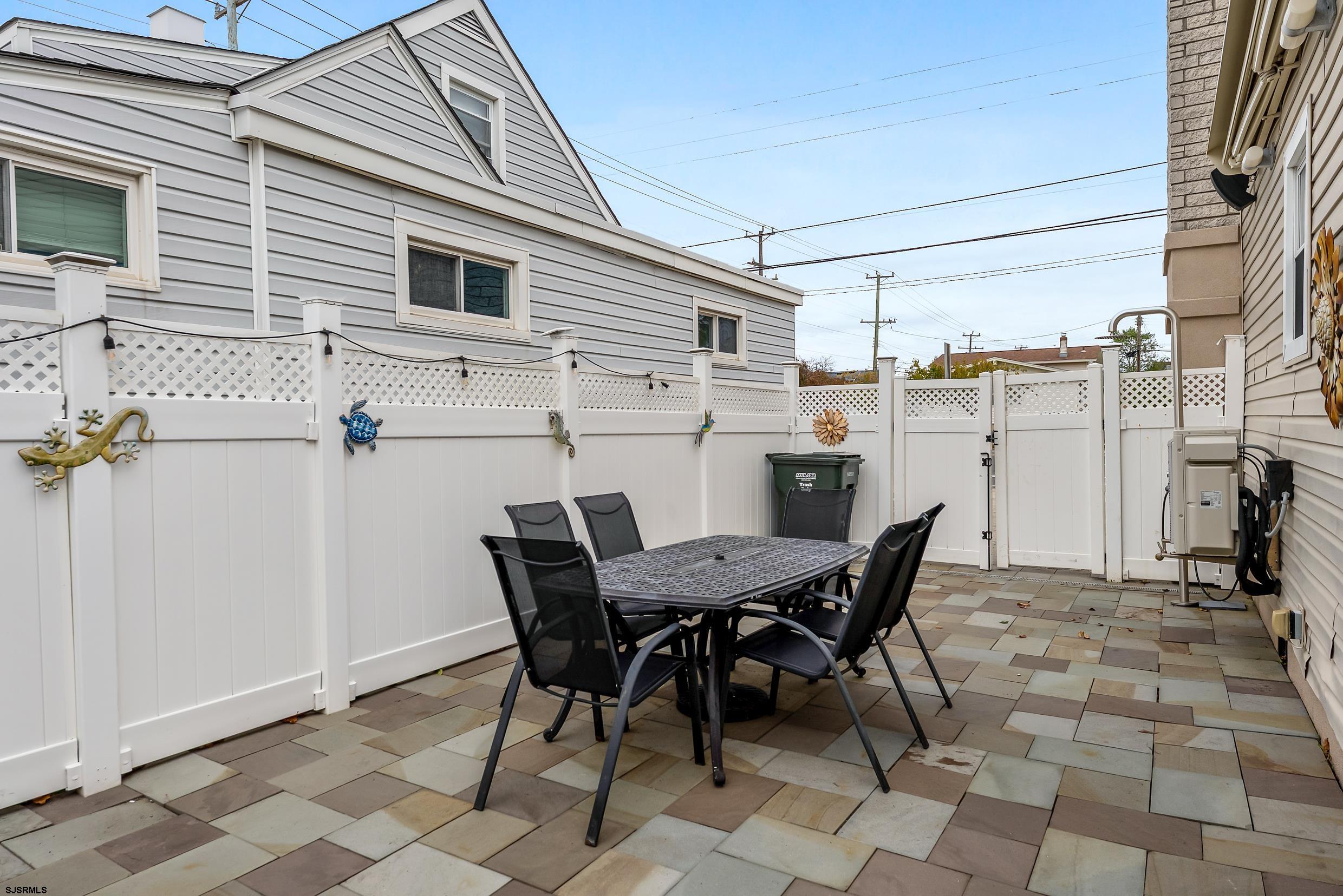 216 N Jerome Ave