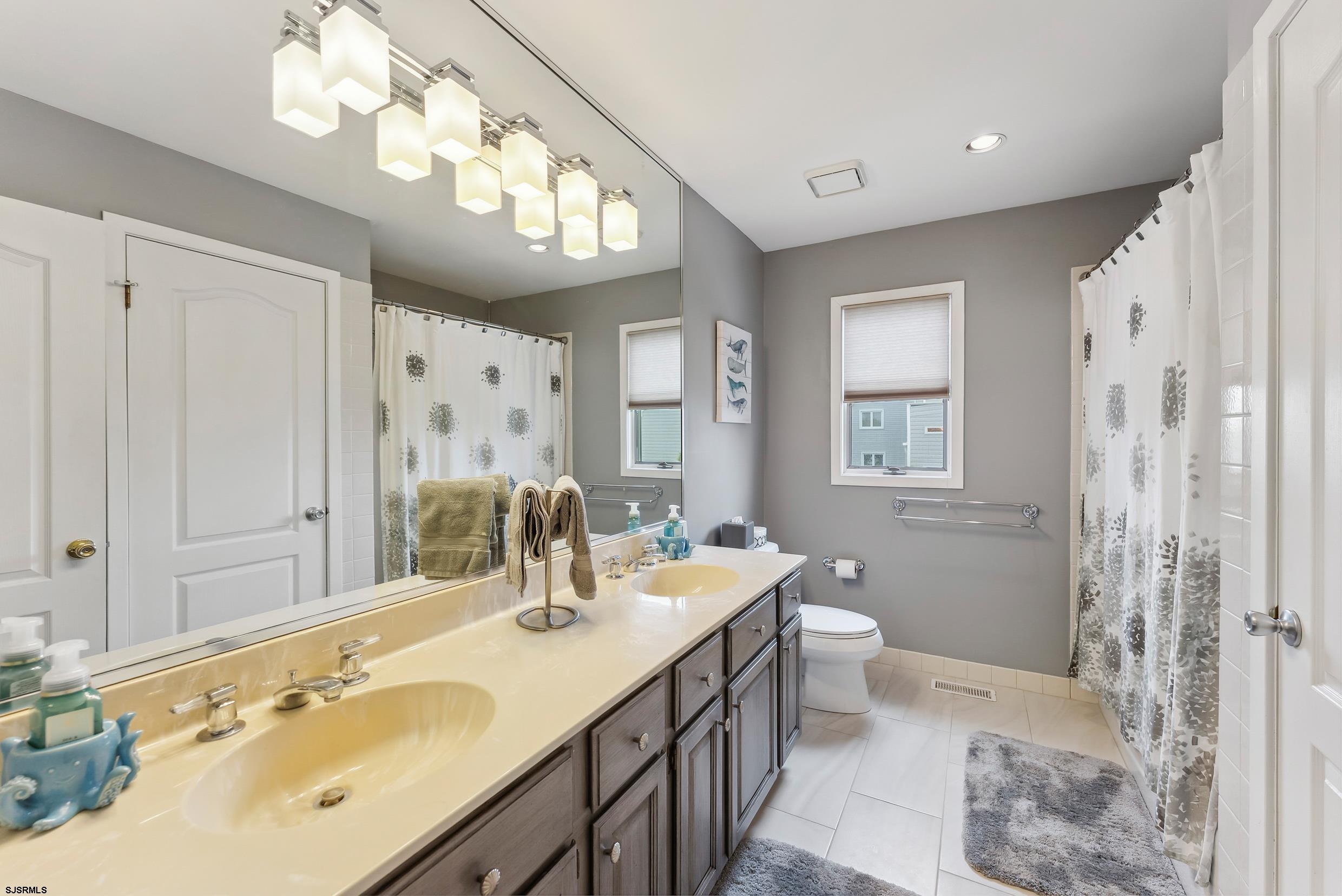 21 S Adams Ave Unit: 5