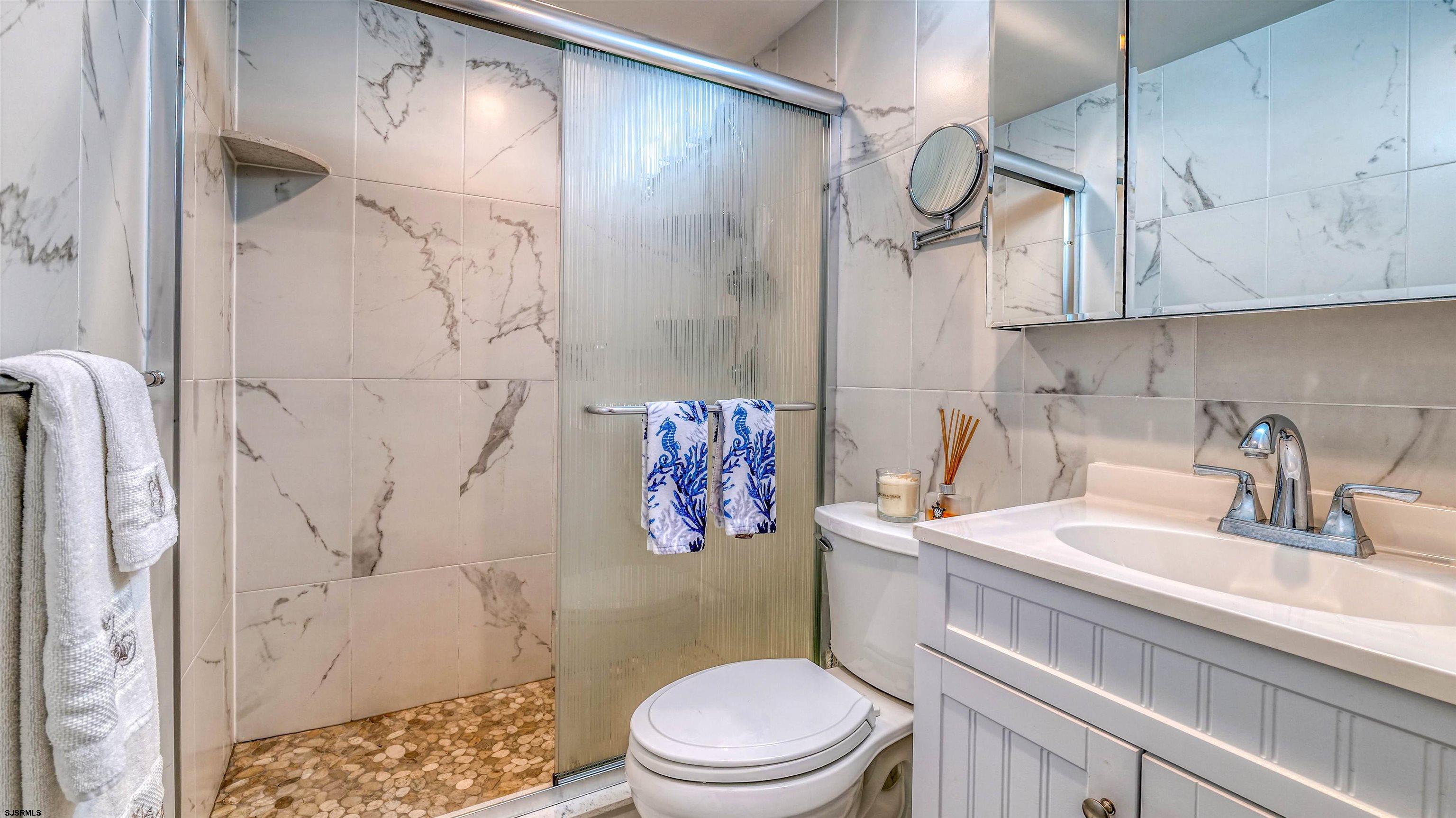 9609 Pacific Ave Unit: 5