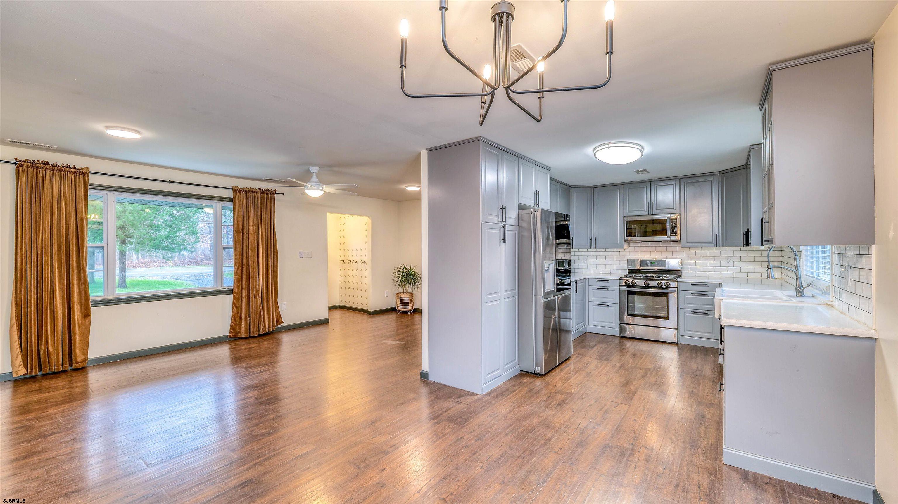 1048 Ocean Heights