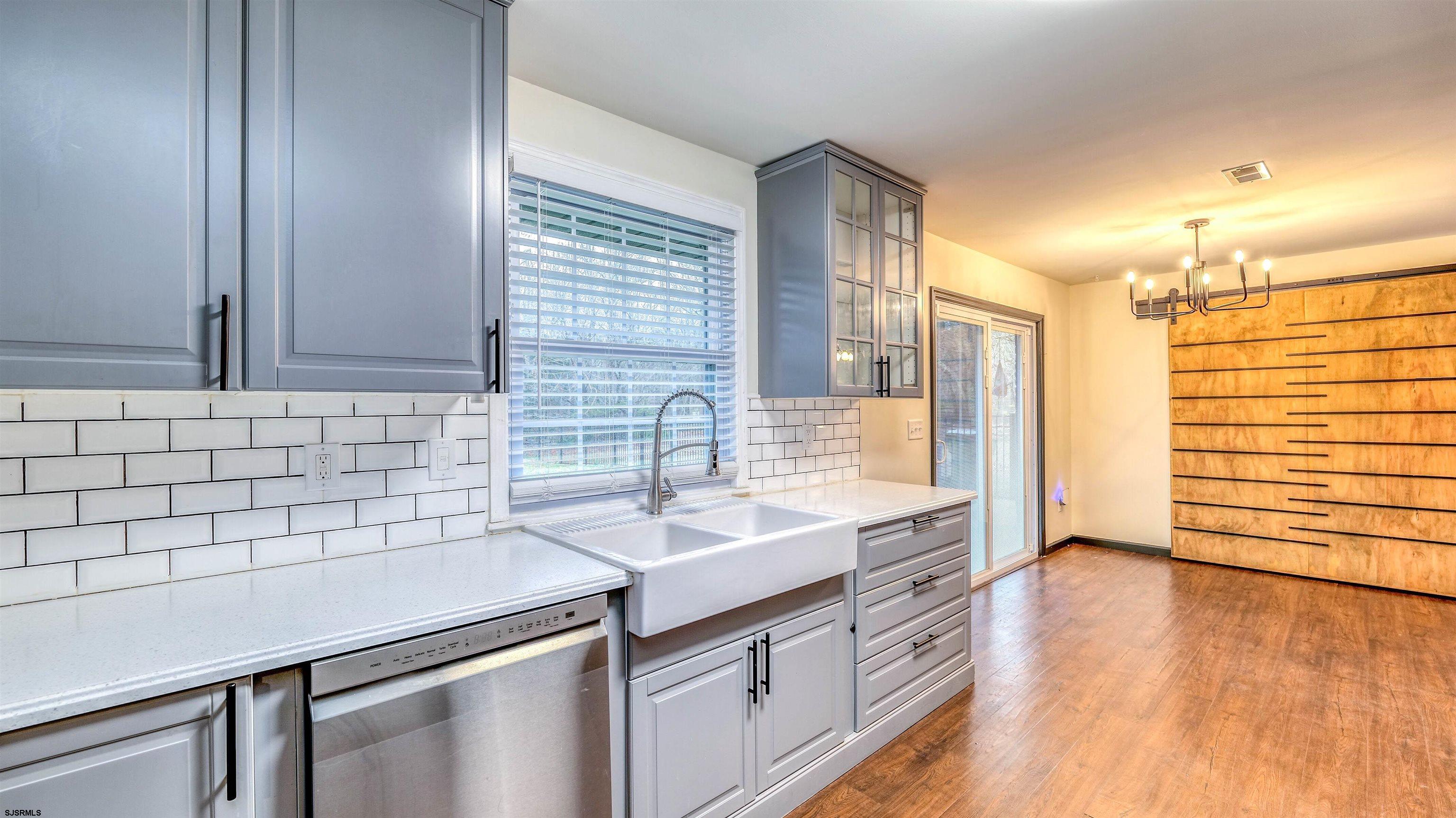 1048 Ocean Heights