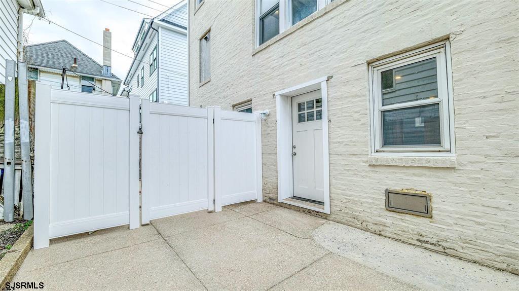 14 N Vassar Square