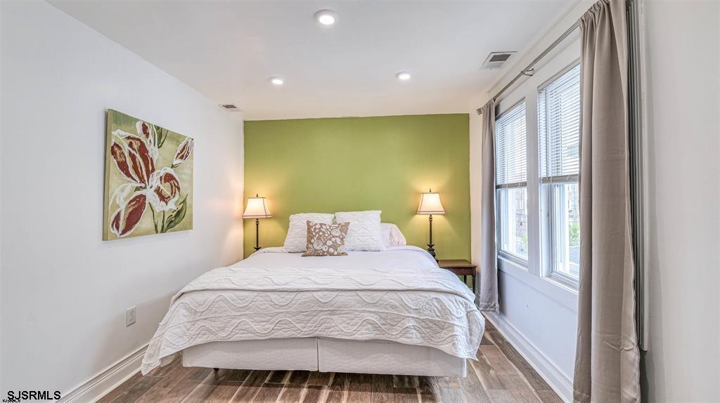 14 N Vassar Square