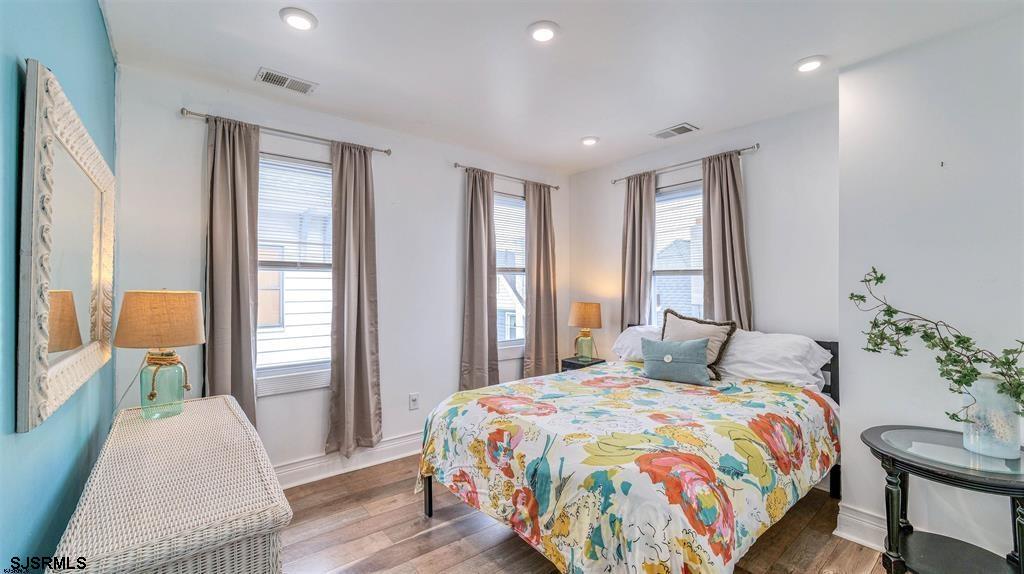 14 N Vassar Square