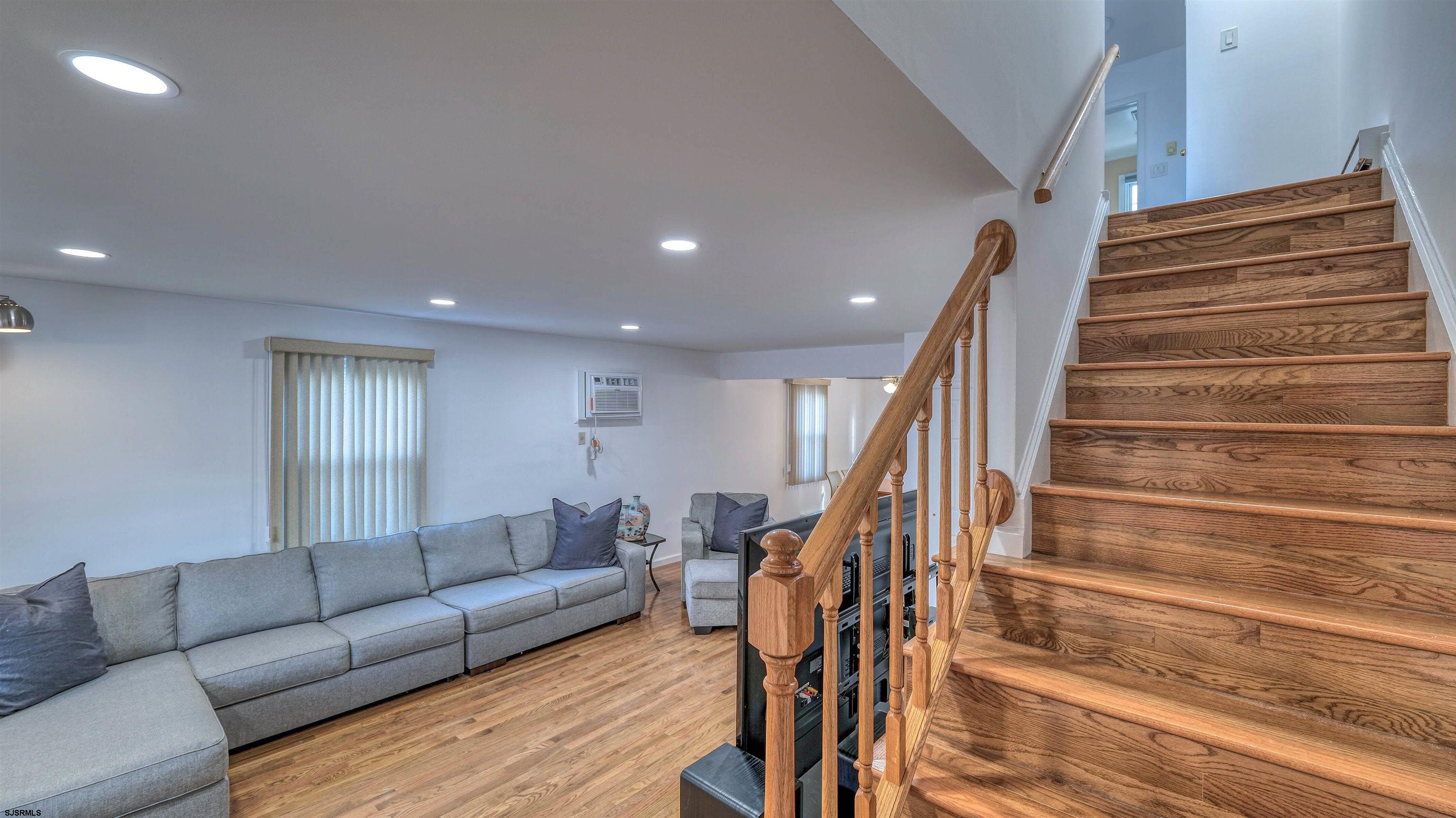 9709 Monmouth Ave Unit: C2