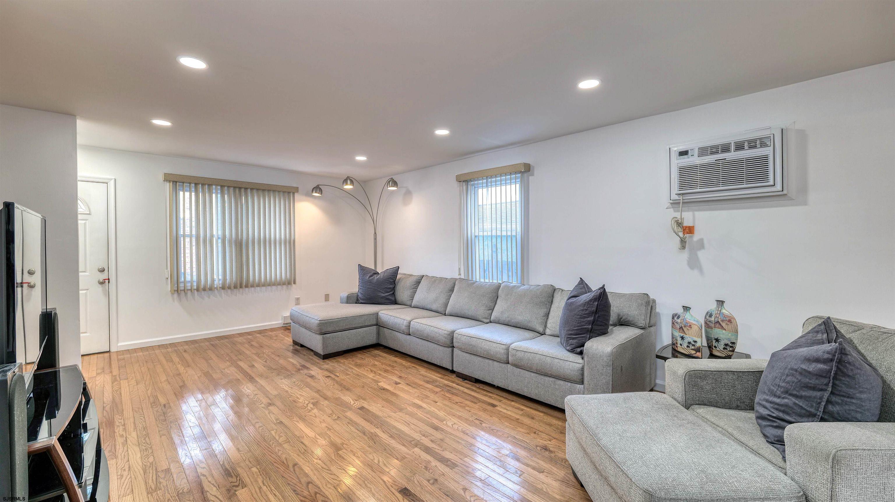 9709 Monmouth Ave Unit: C2