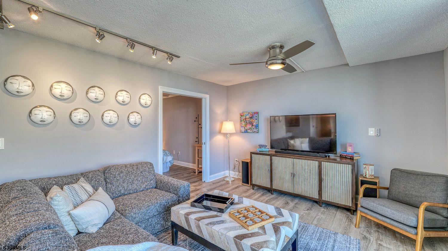 4800 Boardwalk Unit: 604