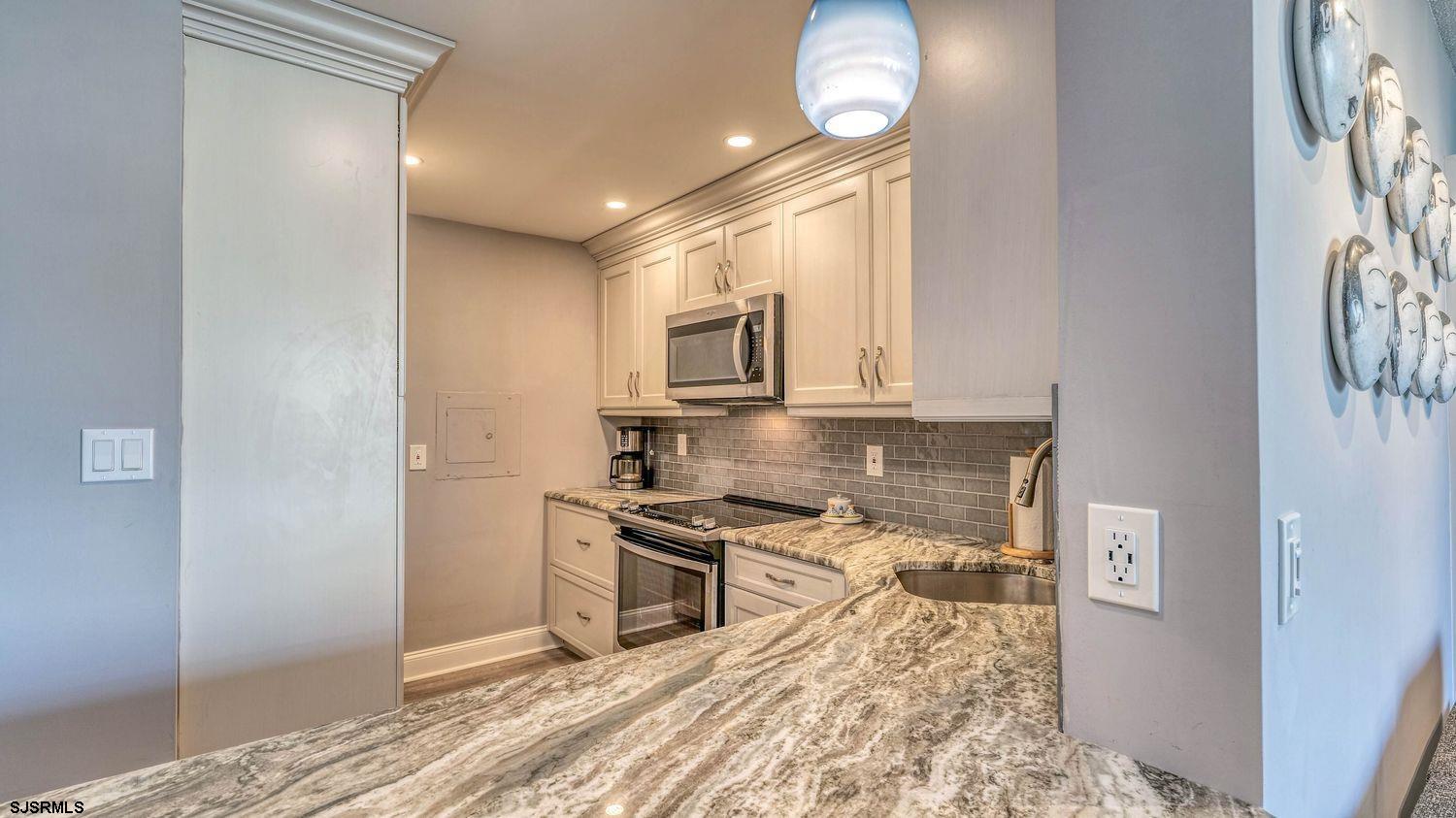 4800 Boardwalk Unit: 604