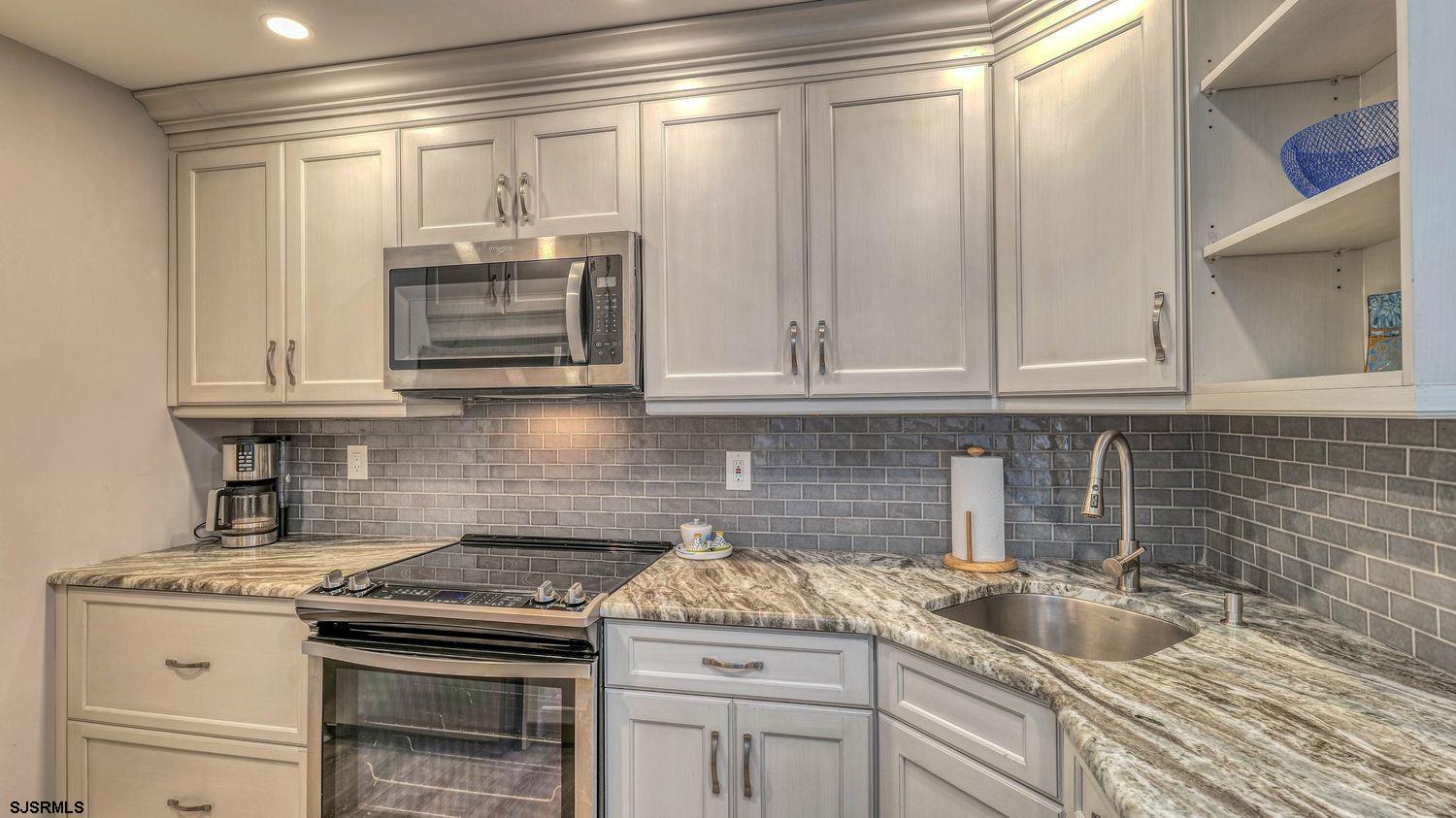 4800 Boardwalk Unit: 604