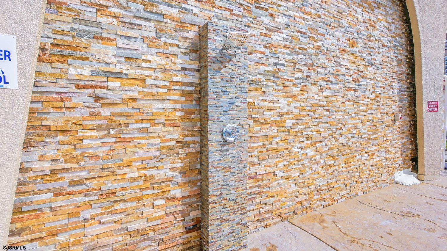 4800 Boardwalk Unit: 604