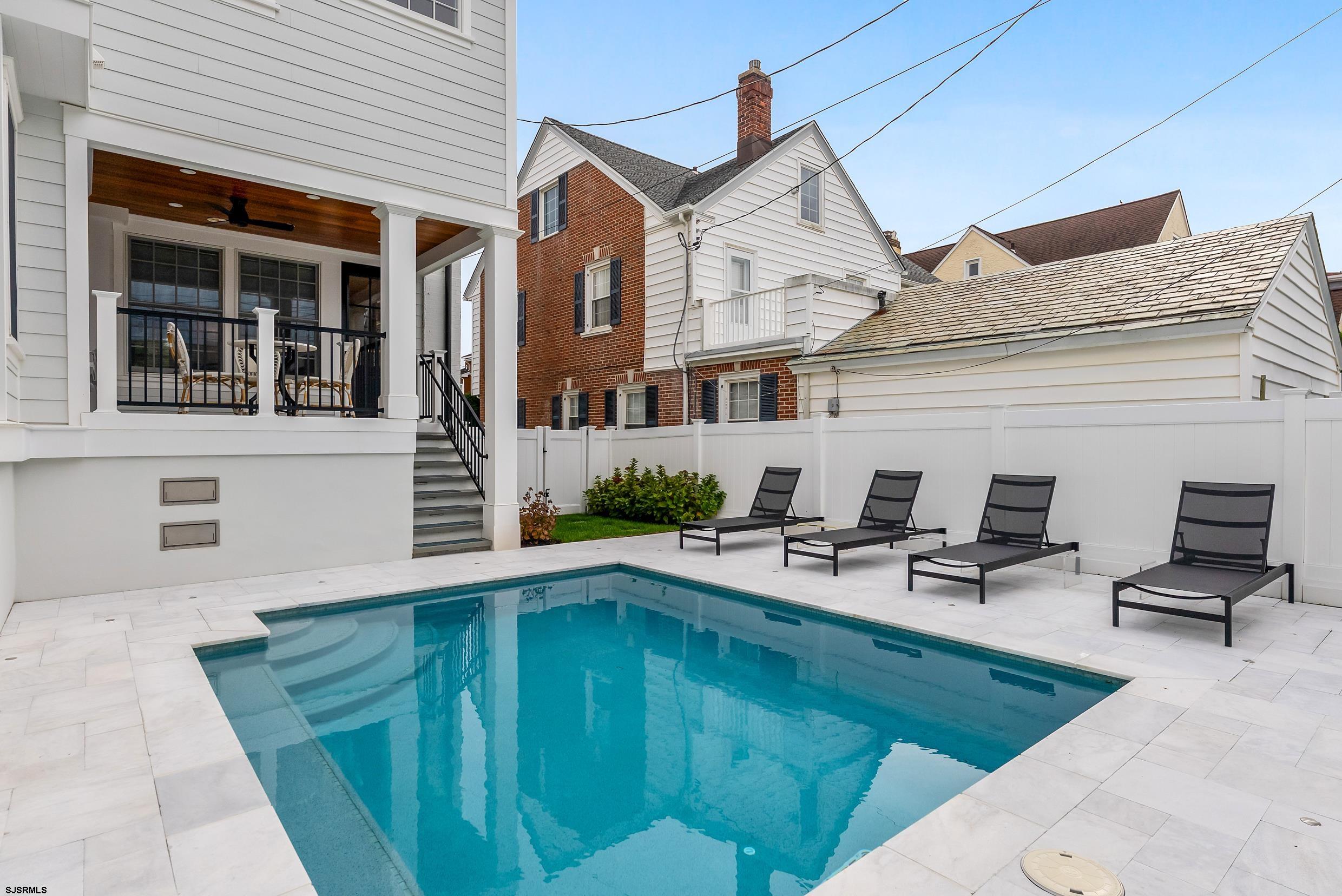 8 S Quincy Ave