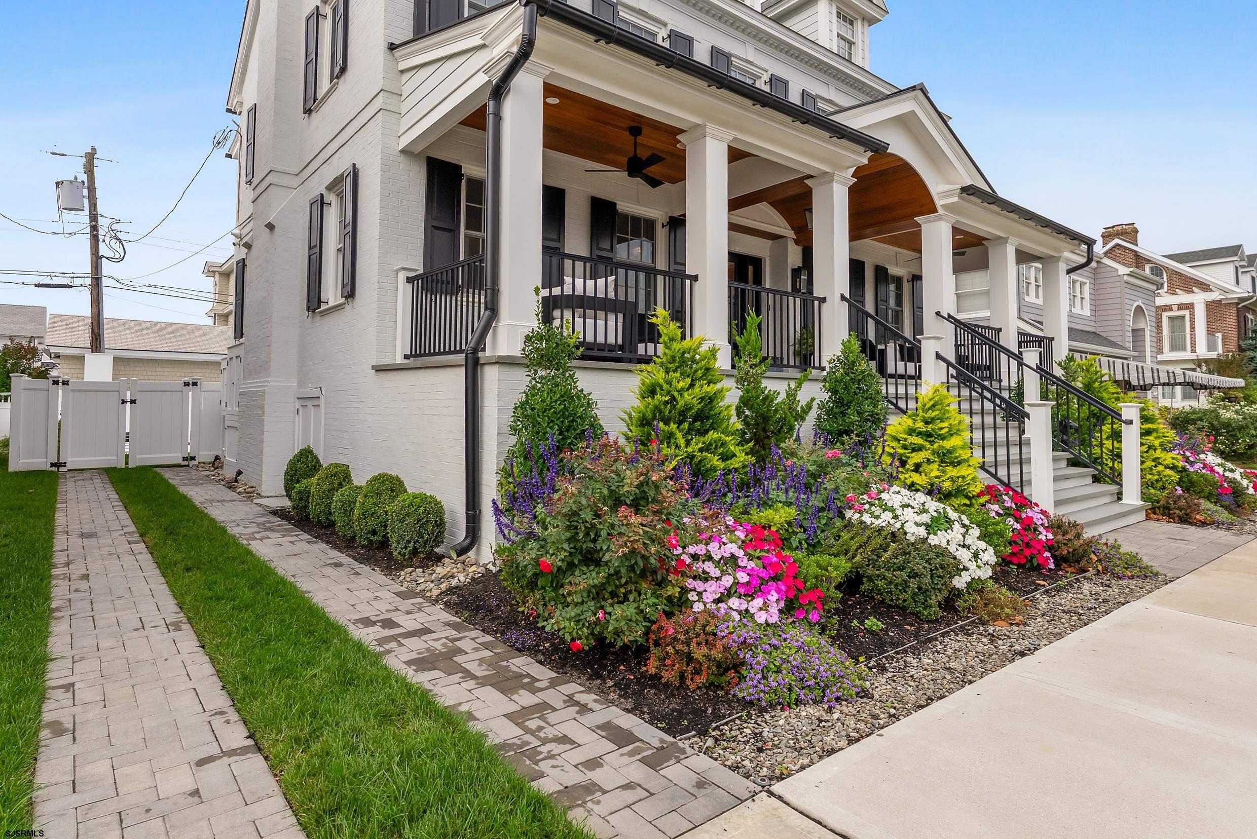 8 S Quincy Ave