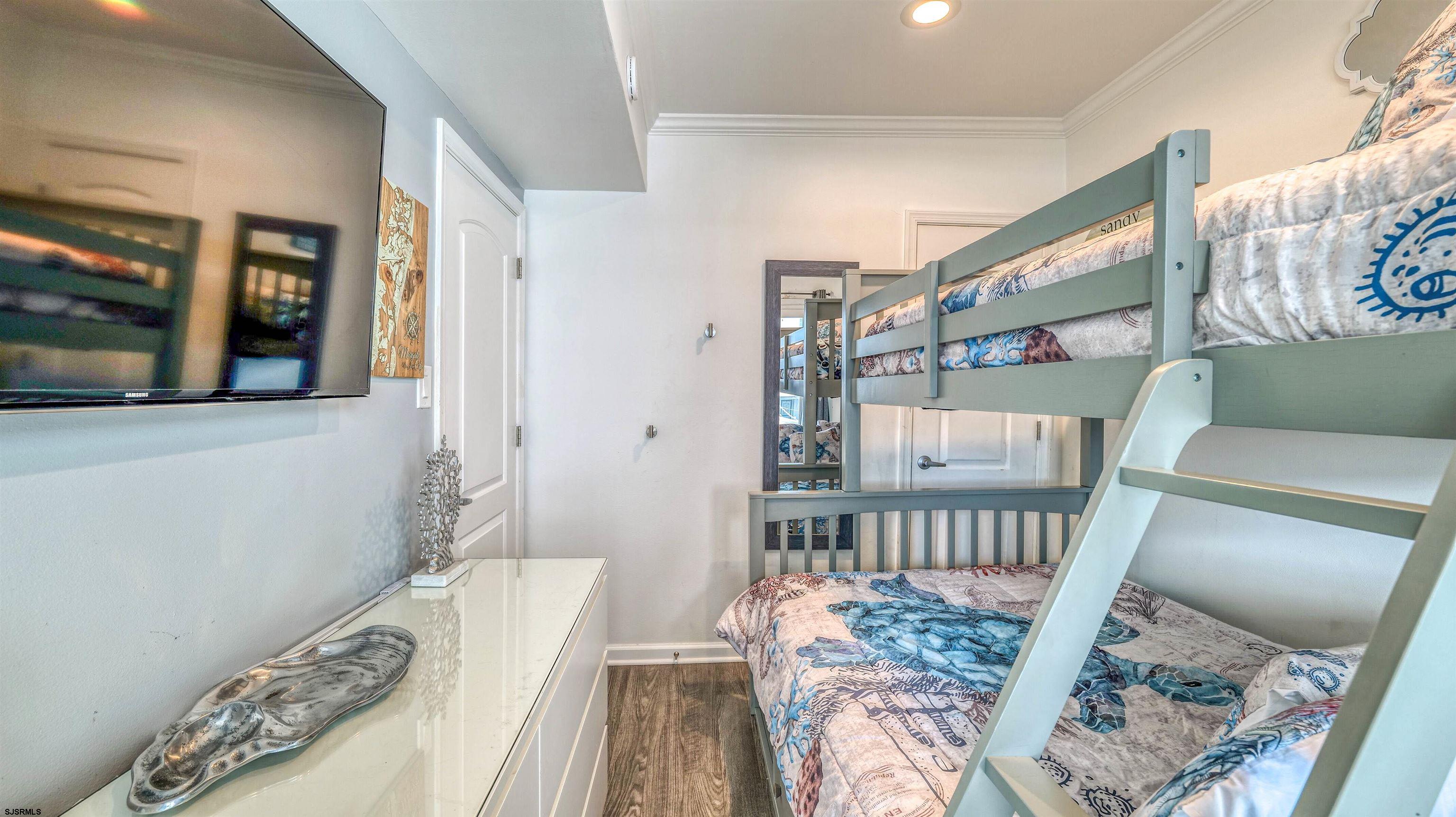 9609 Pacific Ave Unit: 5