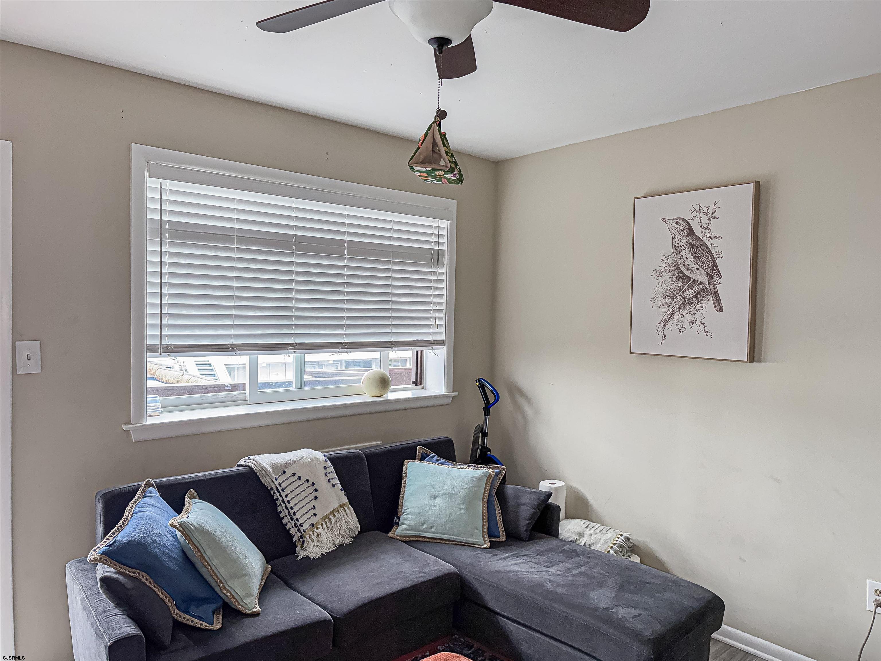 9600 Amherst Ave Unit: 7