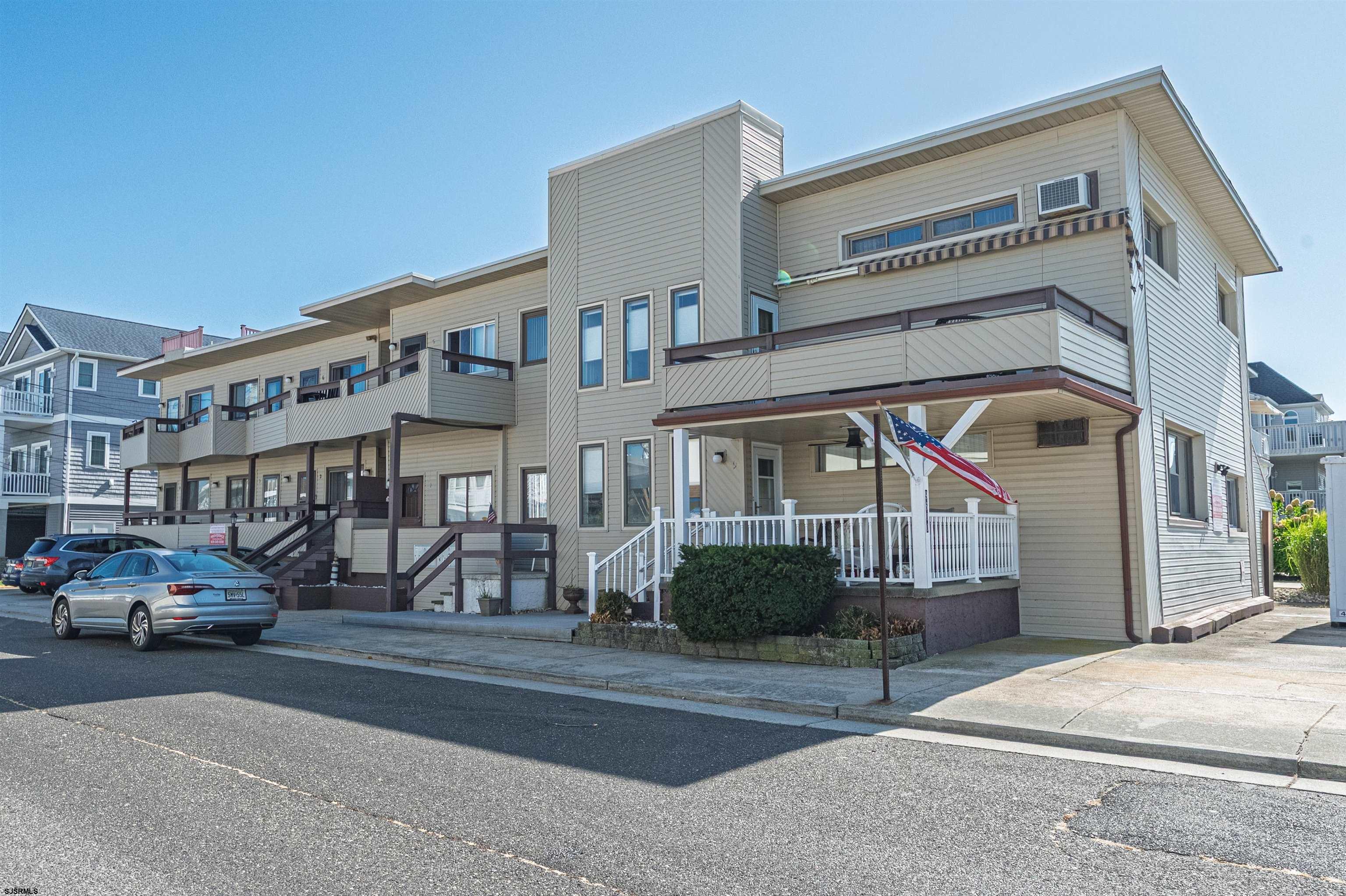 9600 Amherst Ave Unit: 7