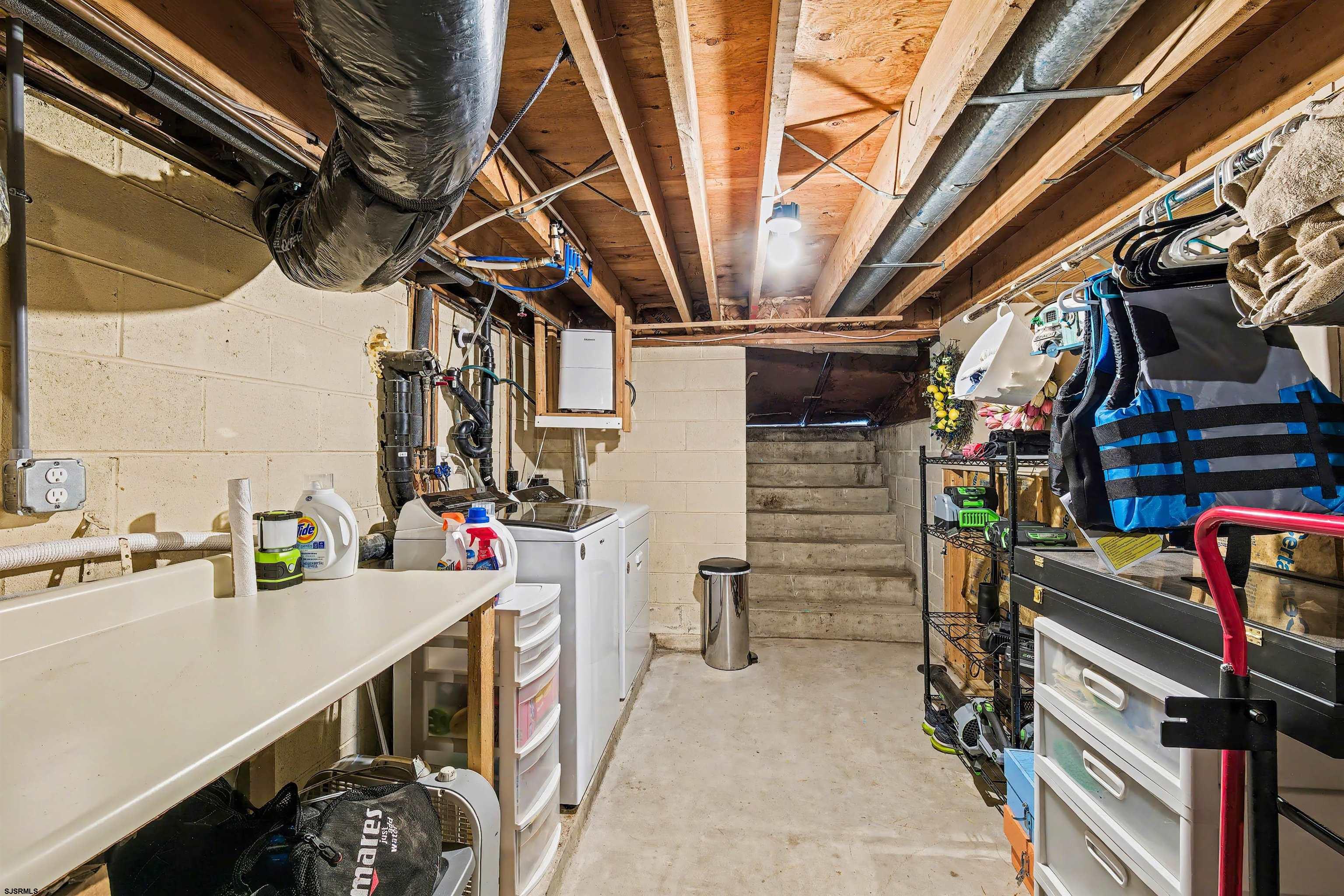 206 5th Ave