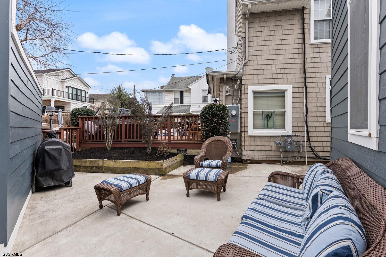 29 East Dr