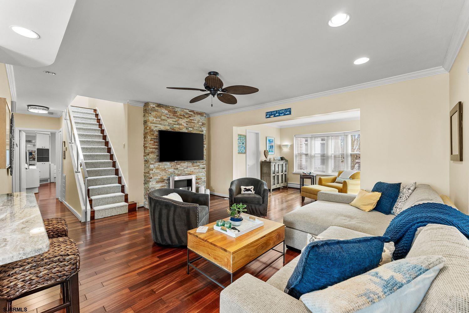 29 East Dr