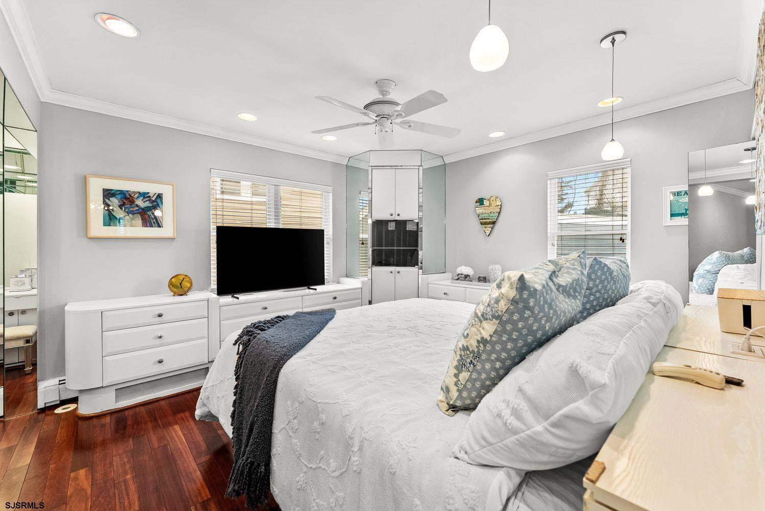 29 East Dr