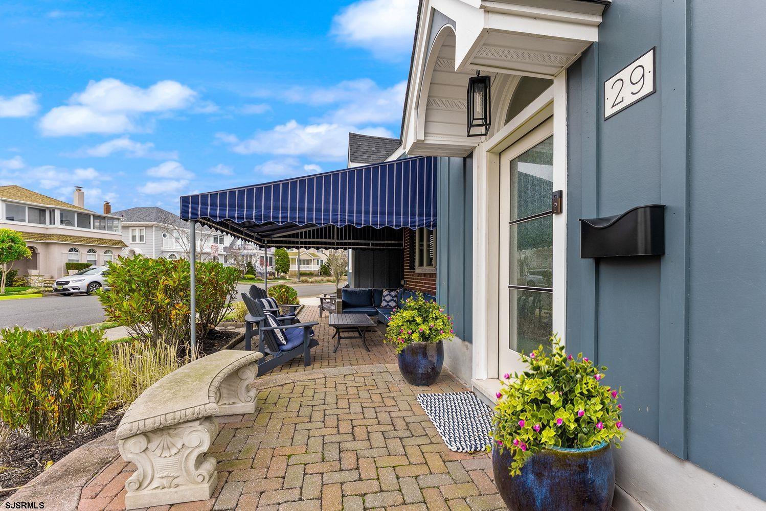 29 East Dr