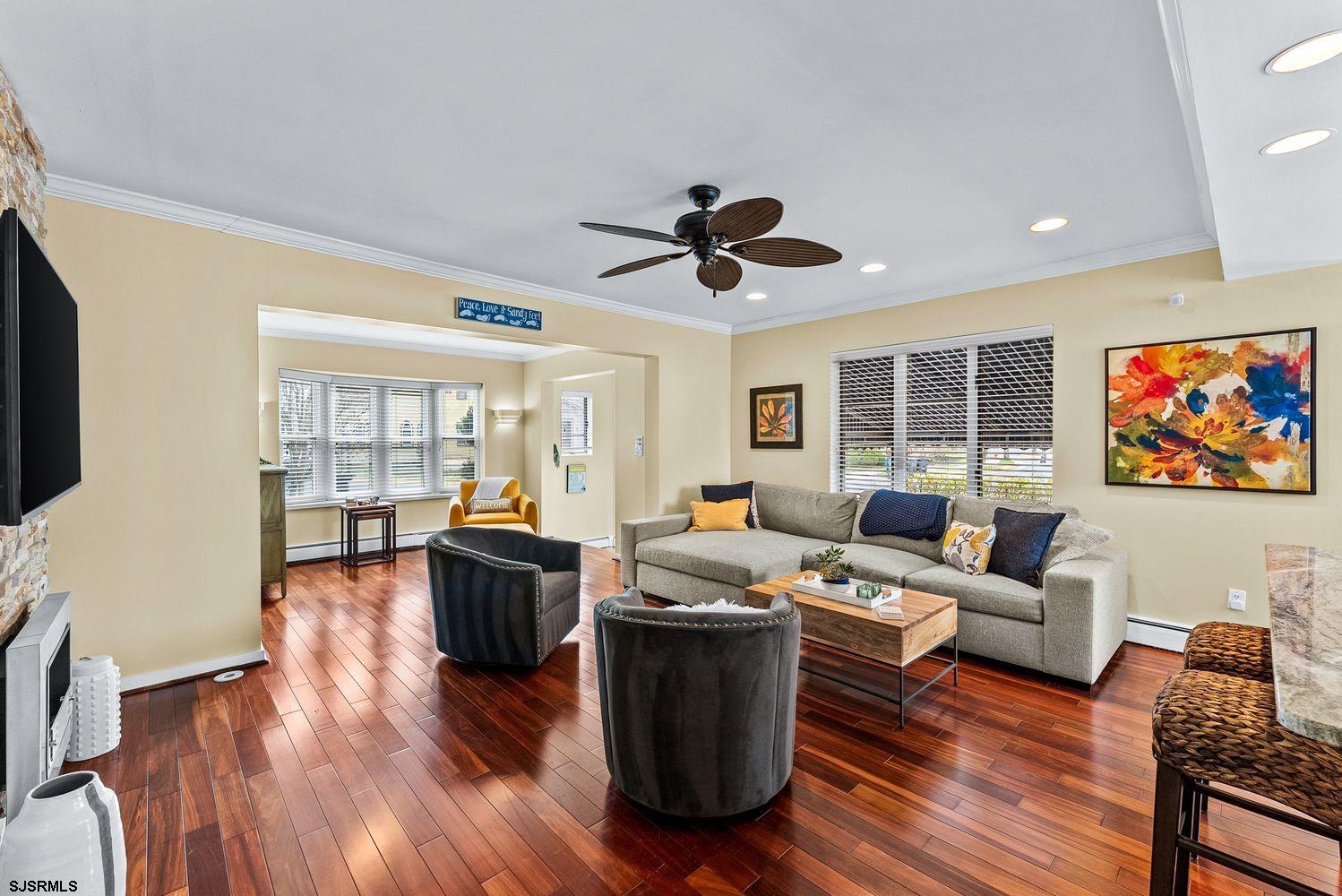 29 East Dr
