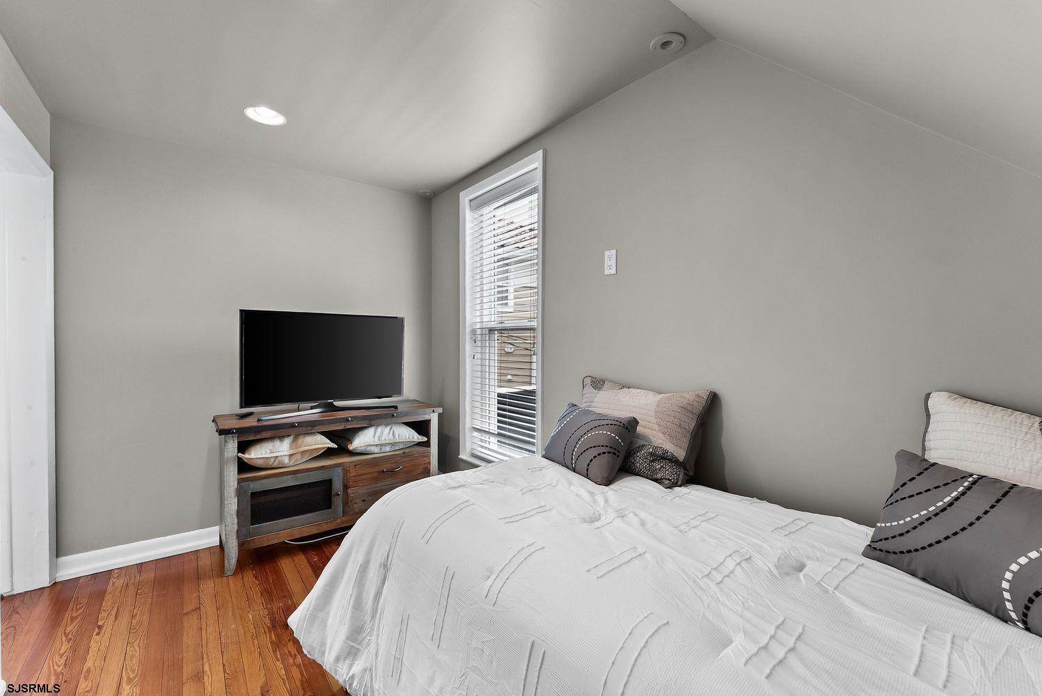 29 East Dr