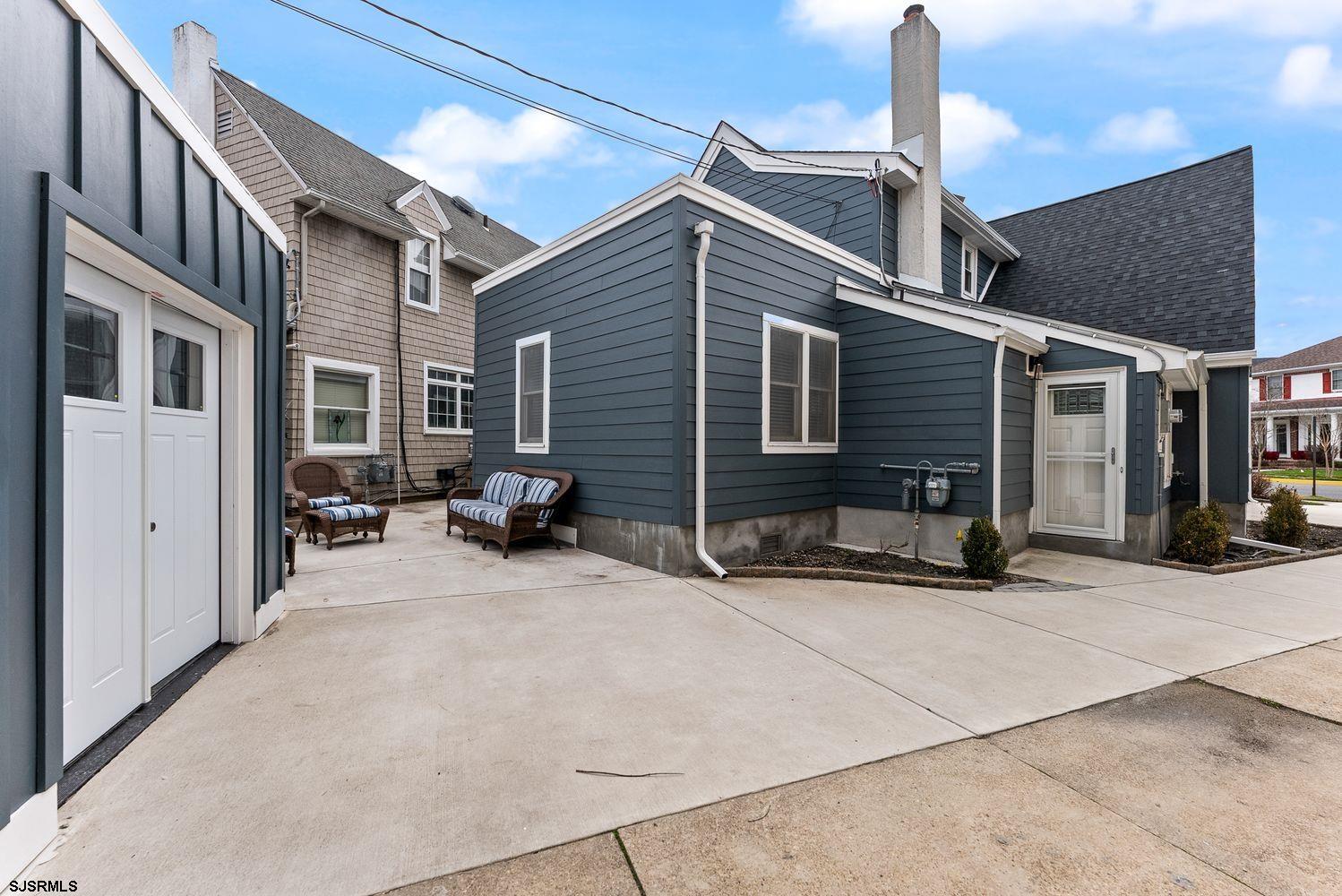 29 East Dr
