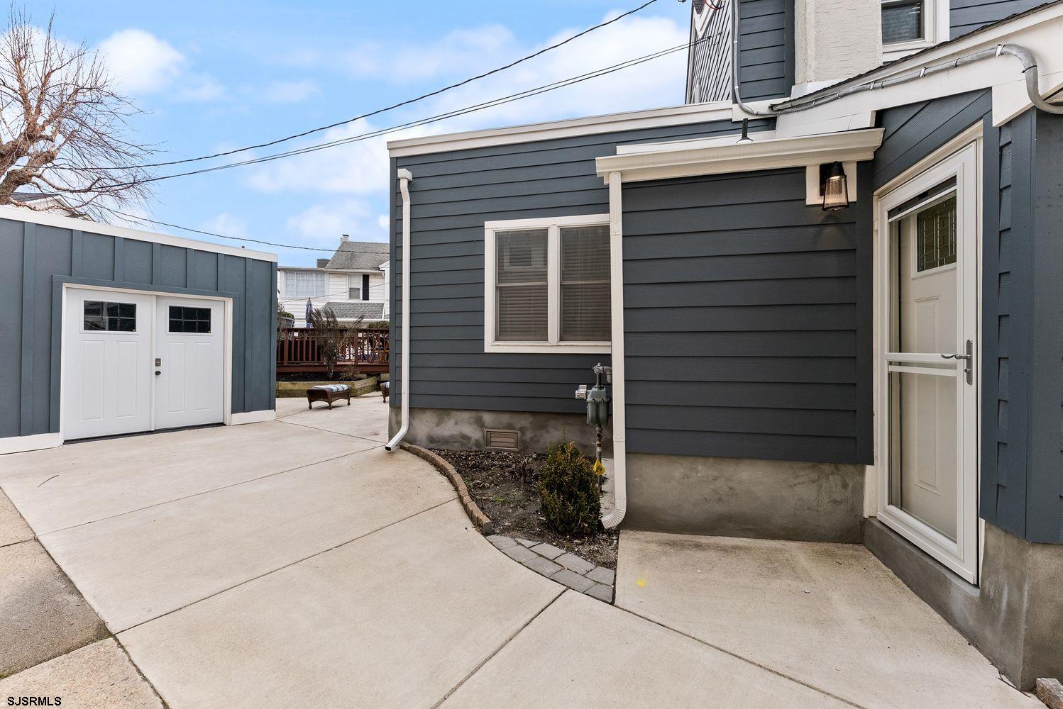 29 East Dr