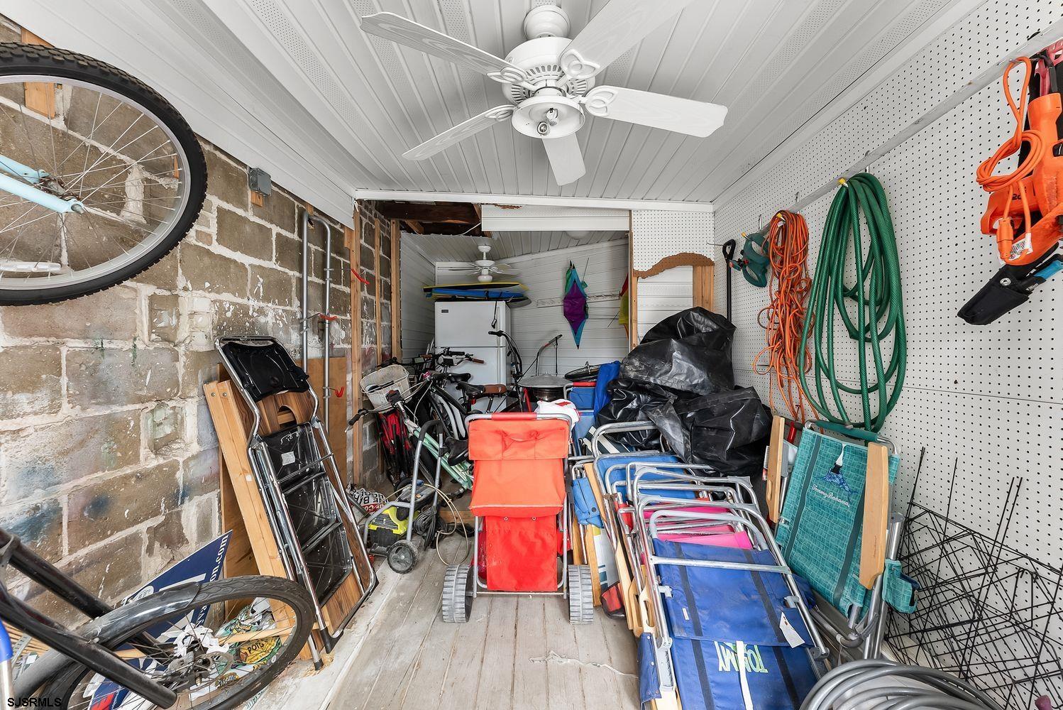 29 East Dr