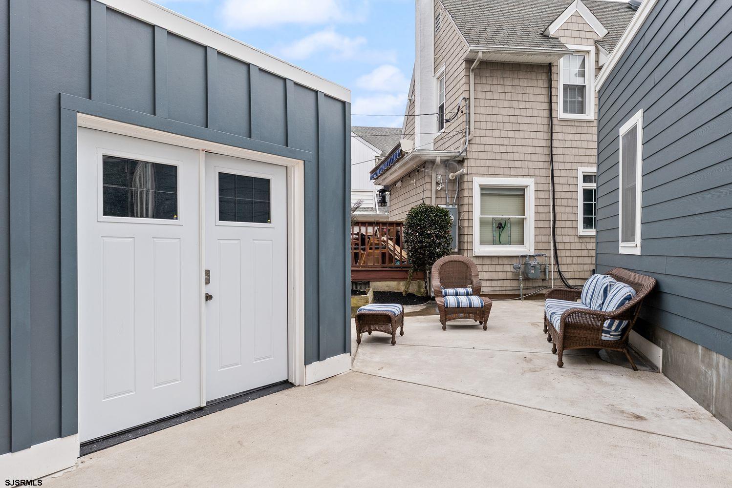 29 East Dr