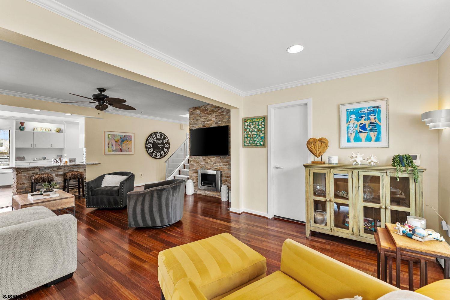 29 East Dr