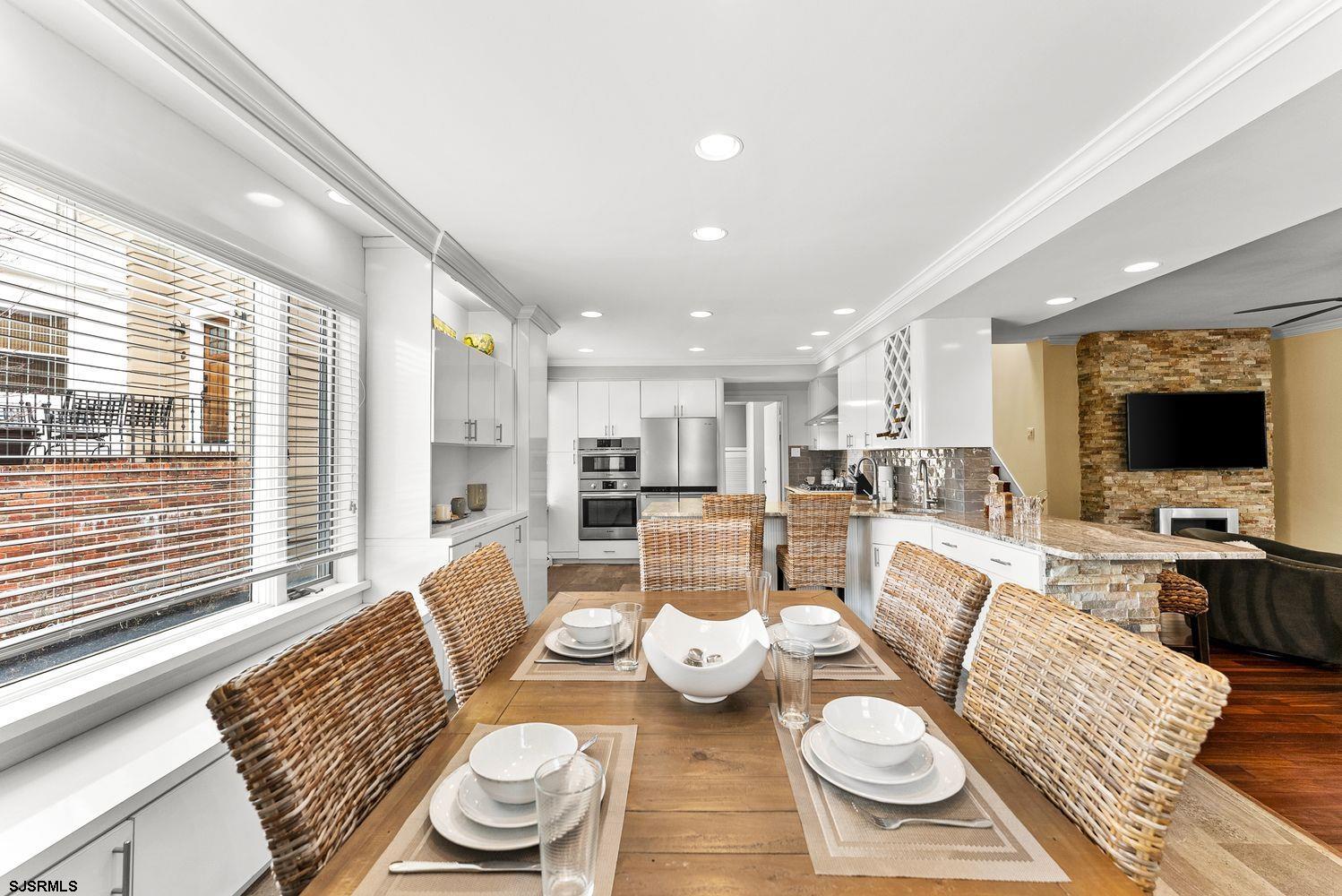 29 East Dr