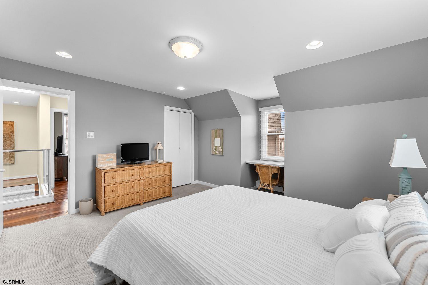 29 East Dr
